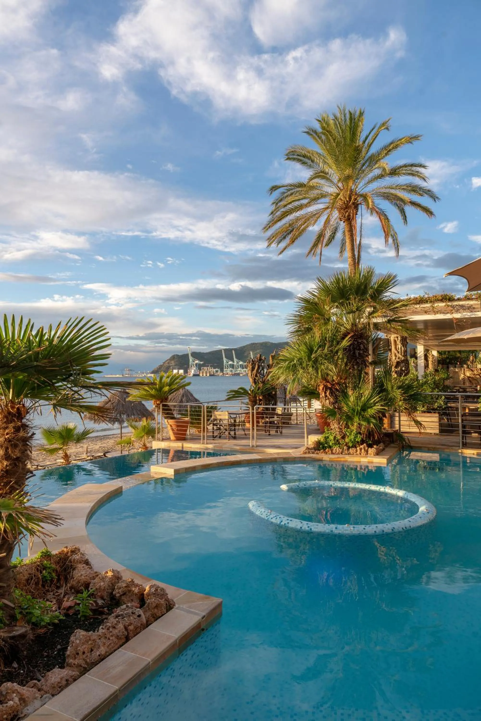 Swimming pool in Mare Hotel