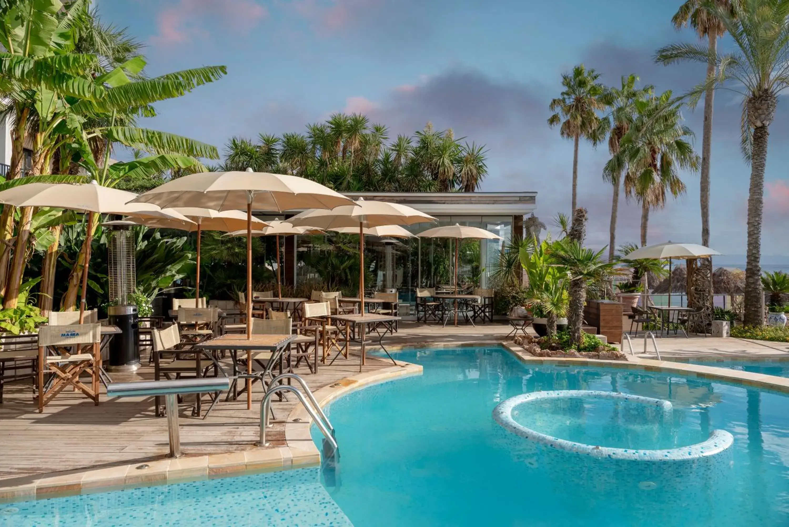 Swimming pool in Mare Hotel Swimming pool in Mare Hotel