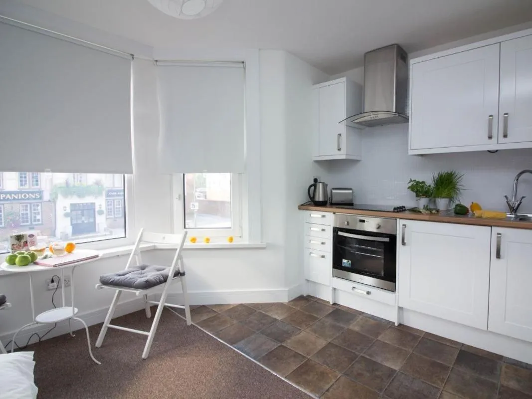 Dining area in Beddoe Apartments