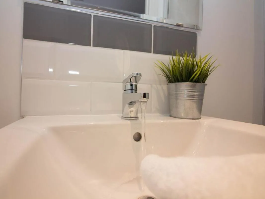Bathroom in Beddoe Apartments