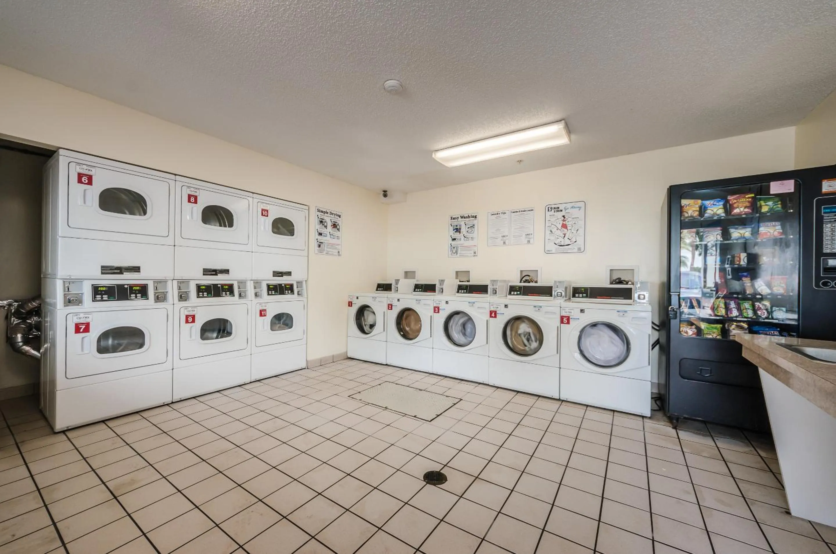 Area and facilities in Tampa Bay Extended Stay Hotel