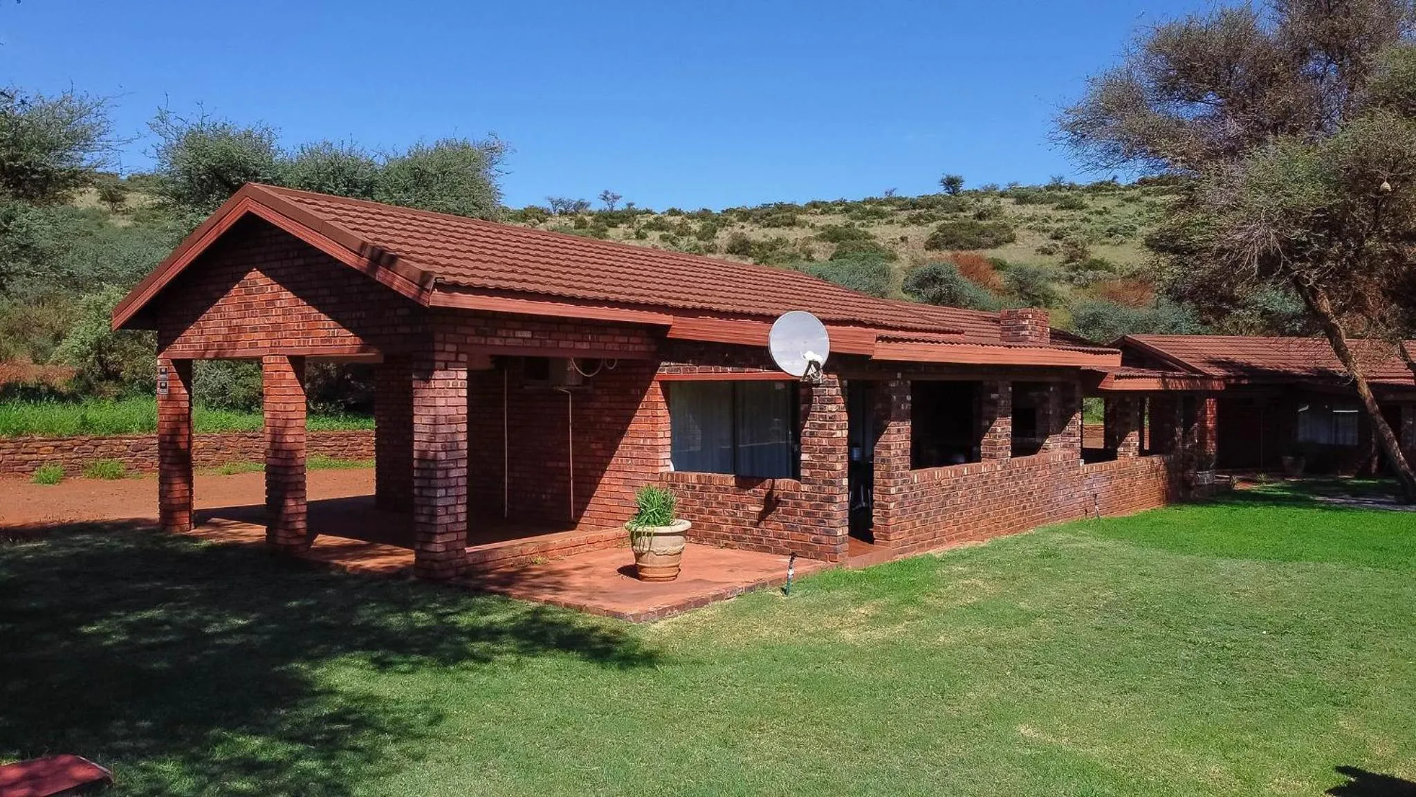 Property building in Red Sands Country Lodge