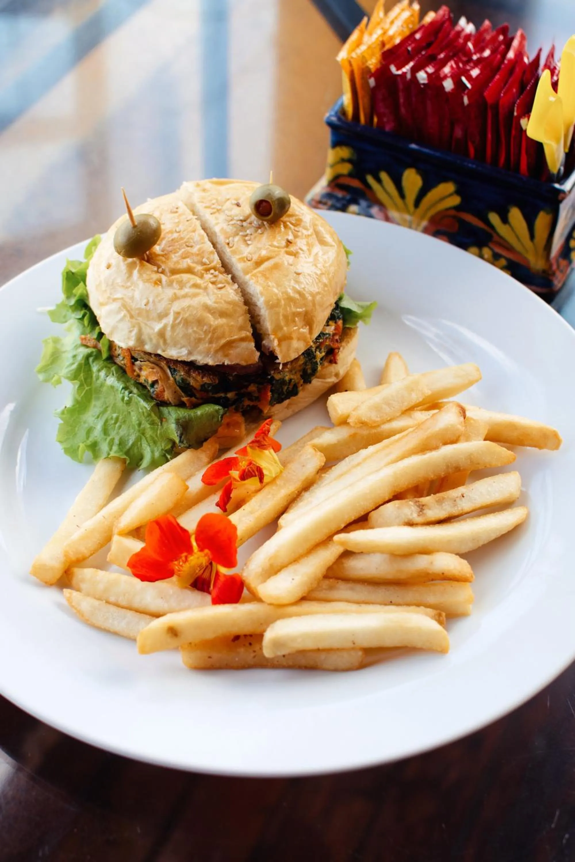 Restaurant/places to eat in Hotel Toliman