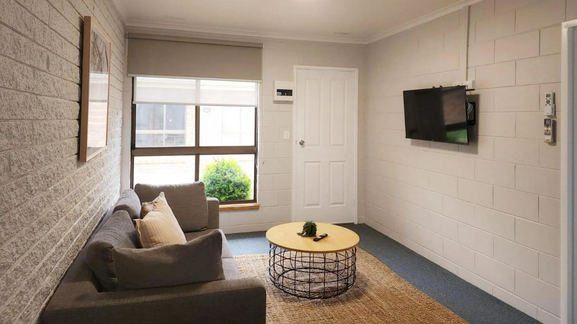 Living room in Hybiscus Waterfront Apartments