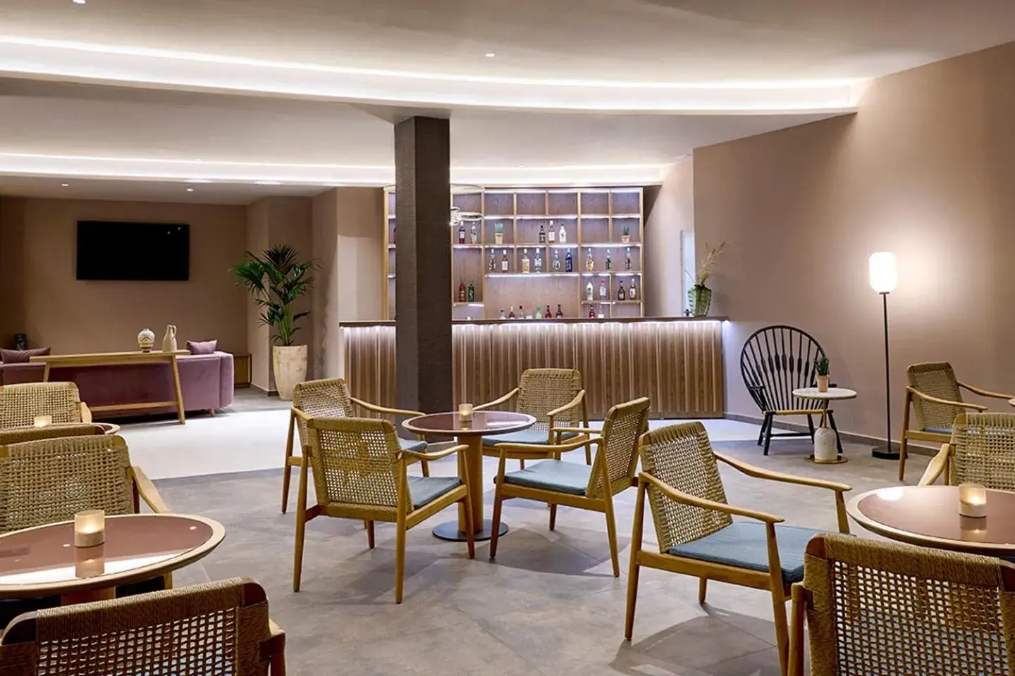 Lounge or bar in Ammos Luxury Resort Lounge or bar in Ammos Luxury Resort