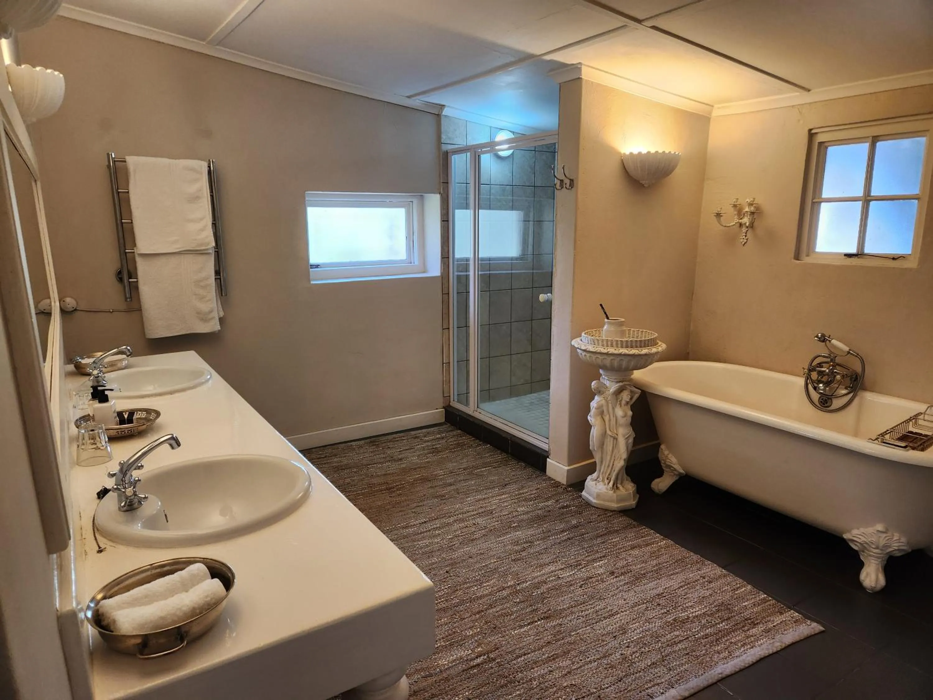 Bathroom in Cleopatra Mountain Farmhouse