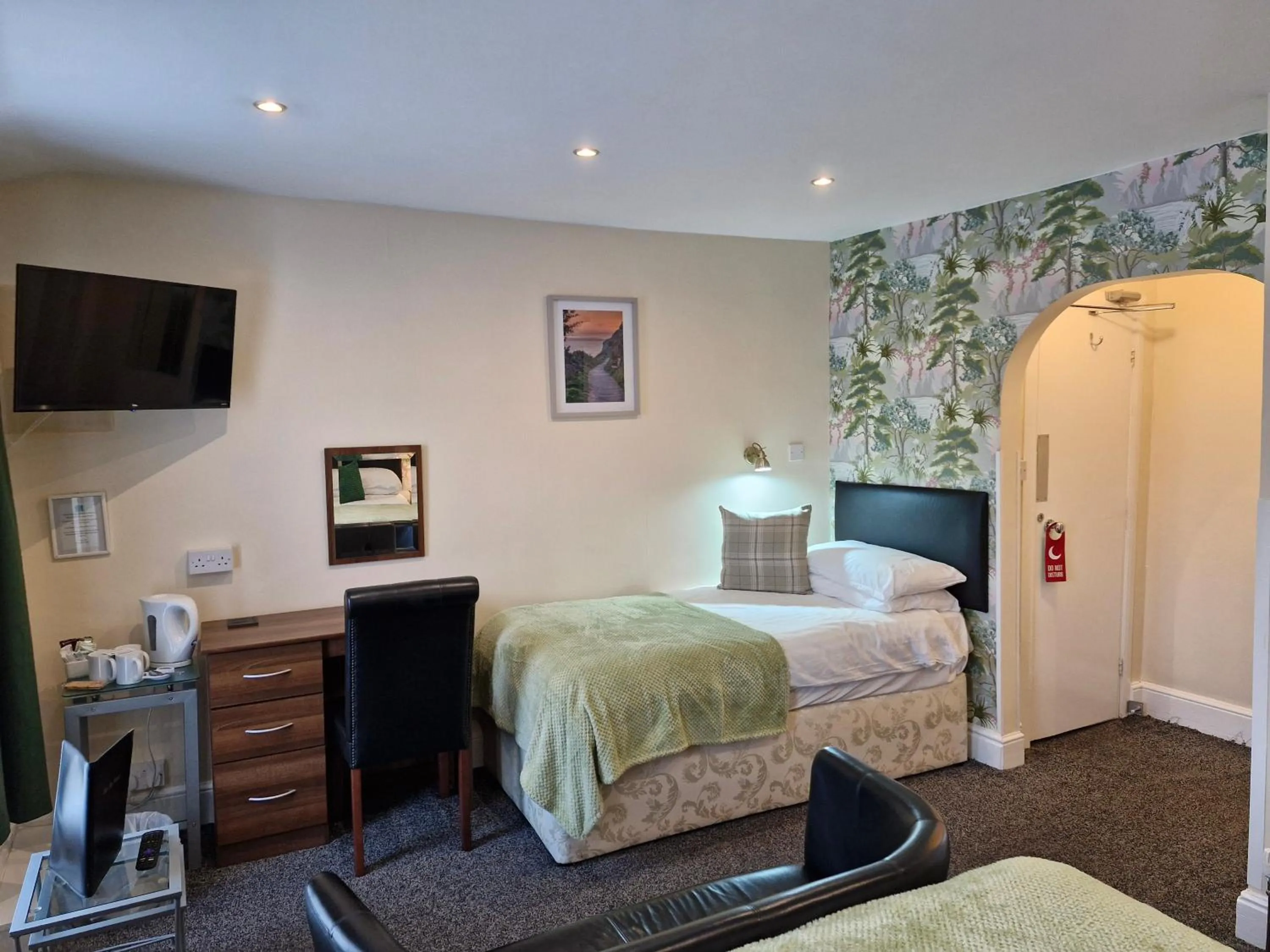 Bedroom, Bed in Hen Dy