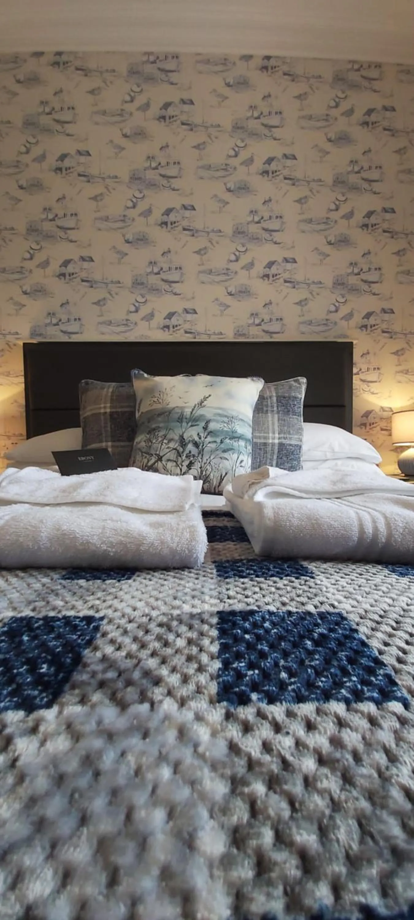 Bedroom, Bed in Hen Dy