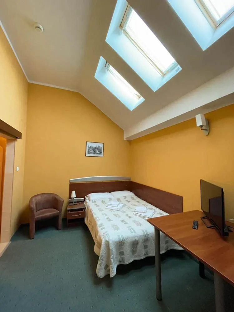 Queen Room - Disability Access in Hotel SenS