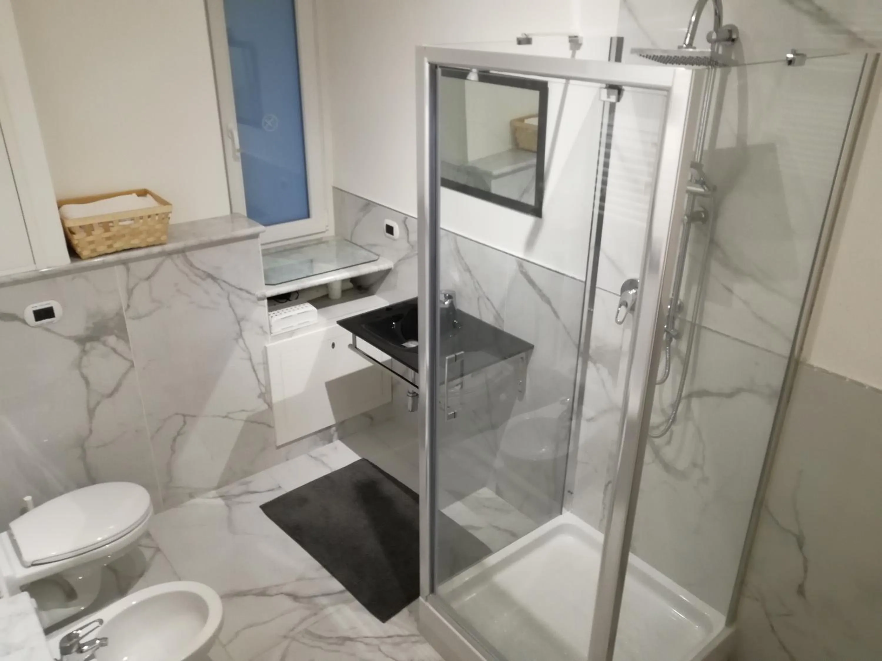 Shower in B&B Casa Nizza