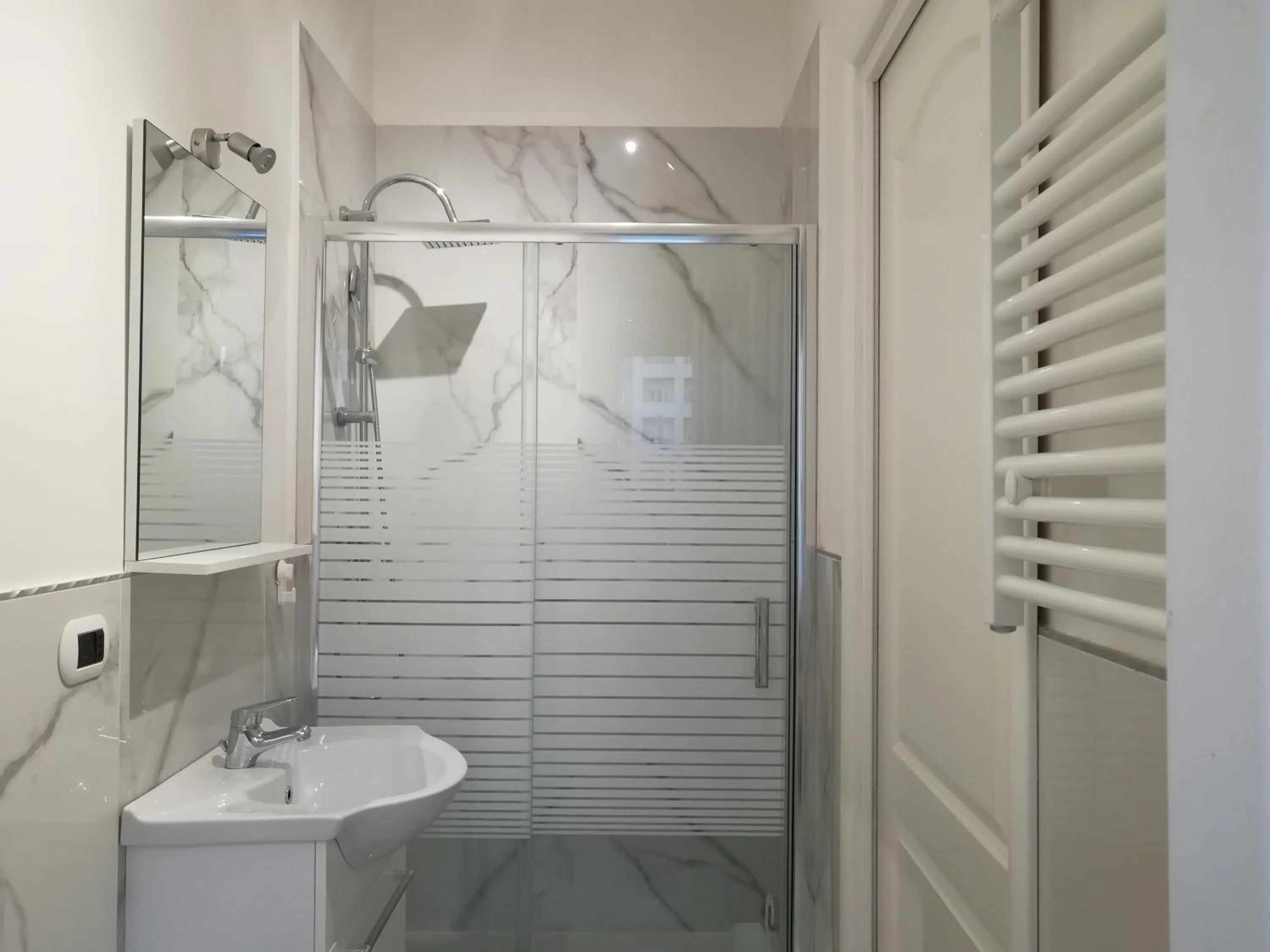 Shower in B&B Casa Nizza