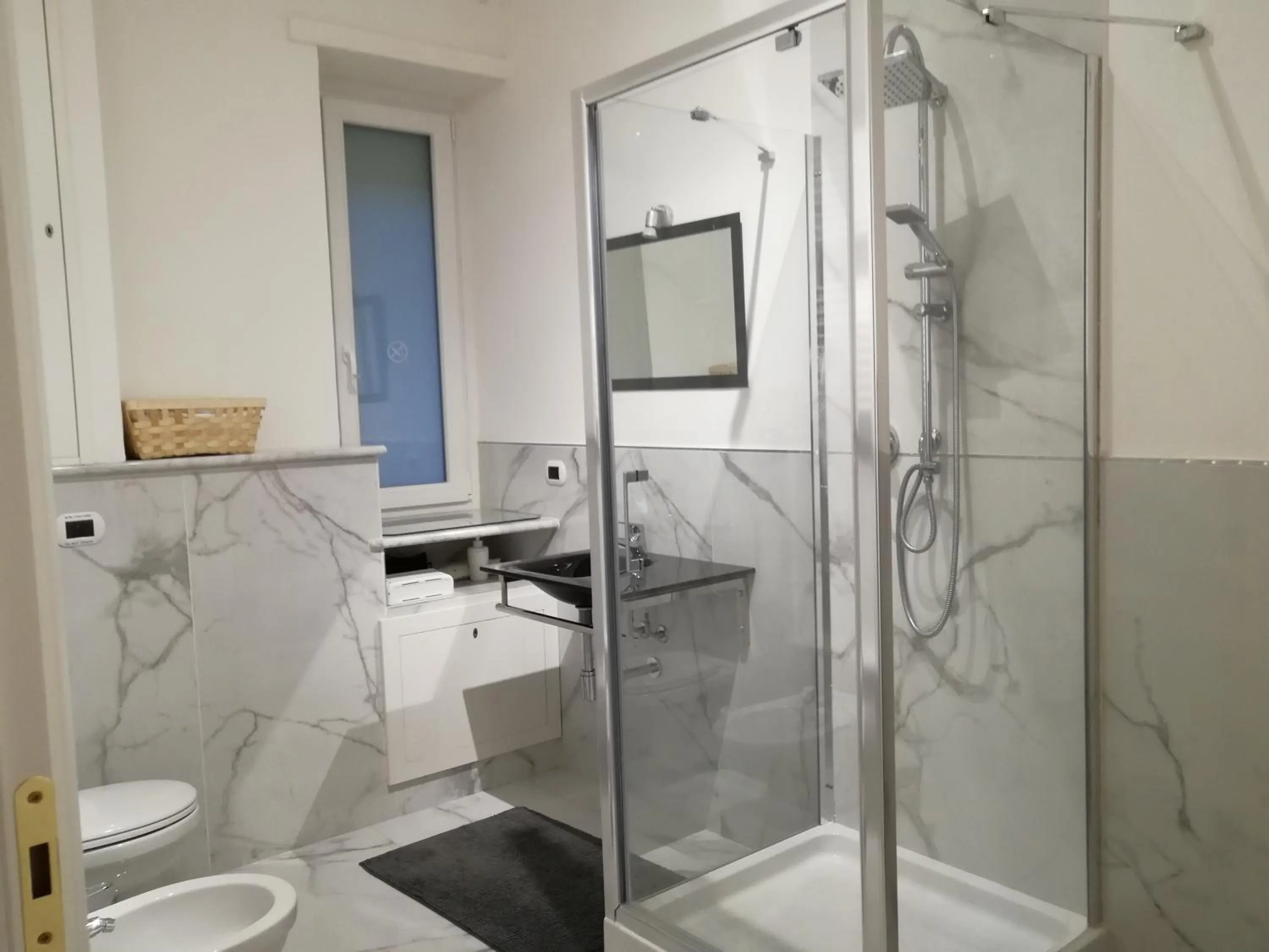 Shower in B&B Casa Nizza