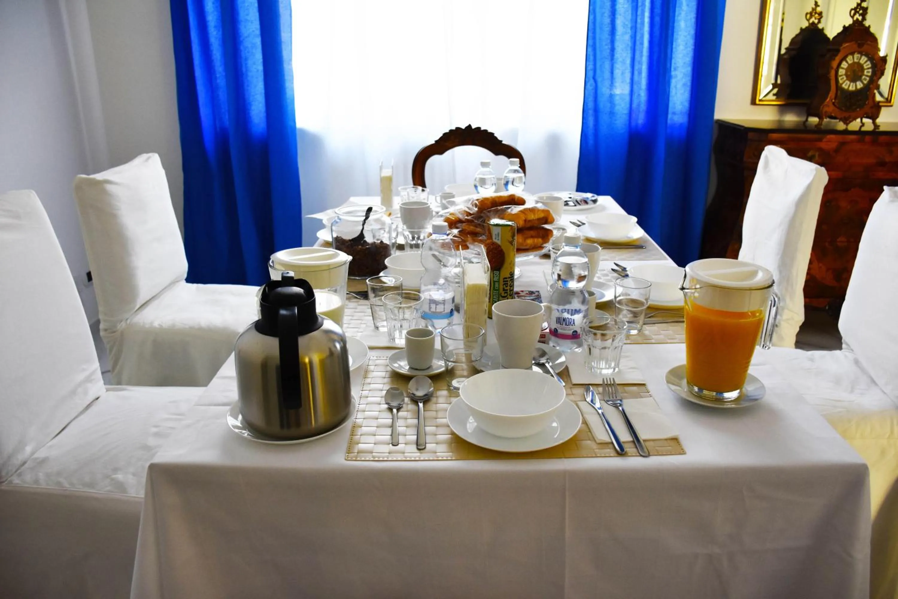 Dining area in B&B Casa Nizza
