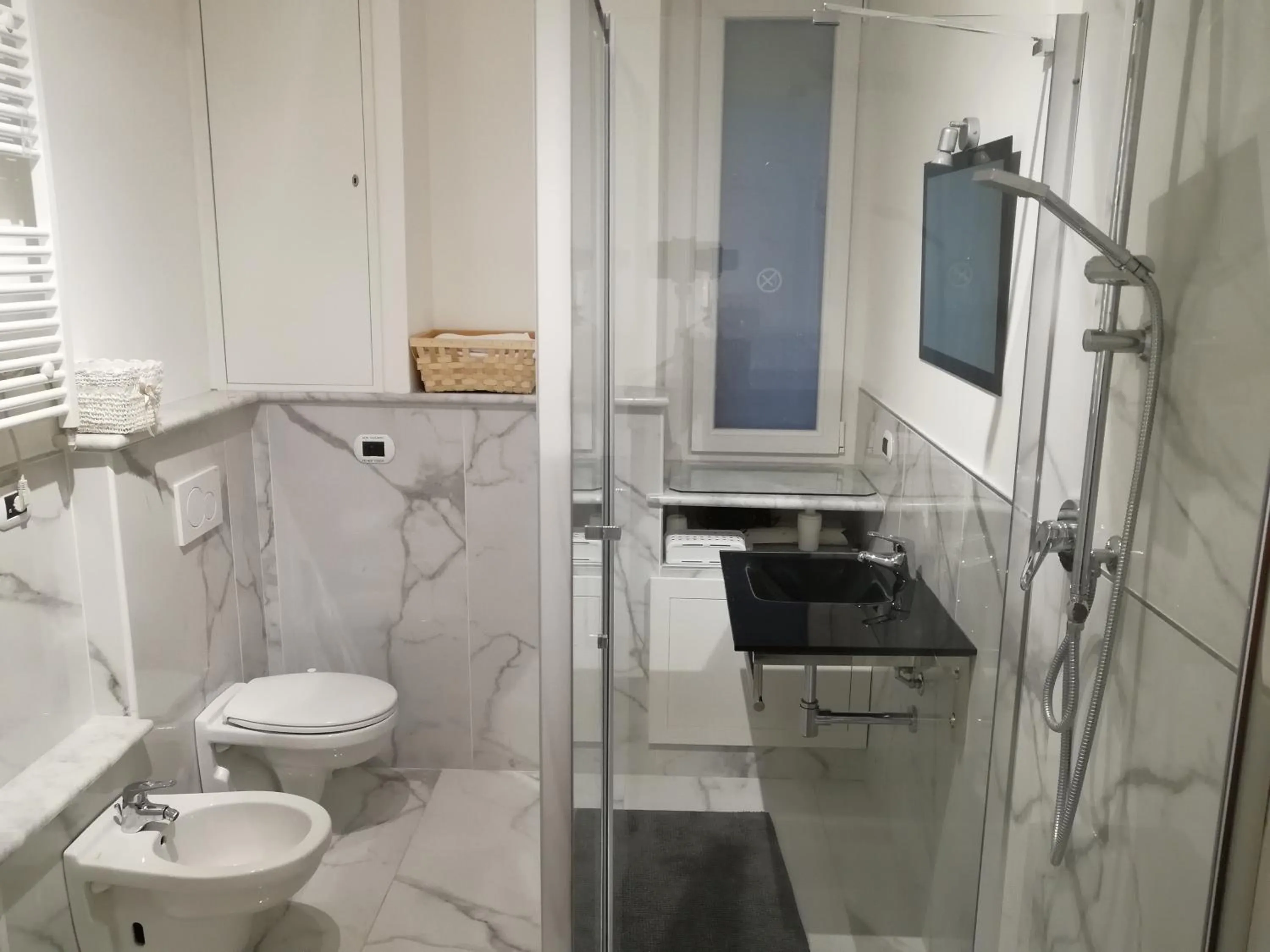 Shower in B&B Casa Nizza