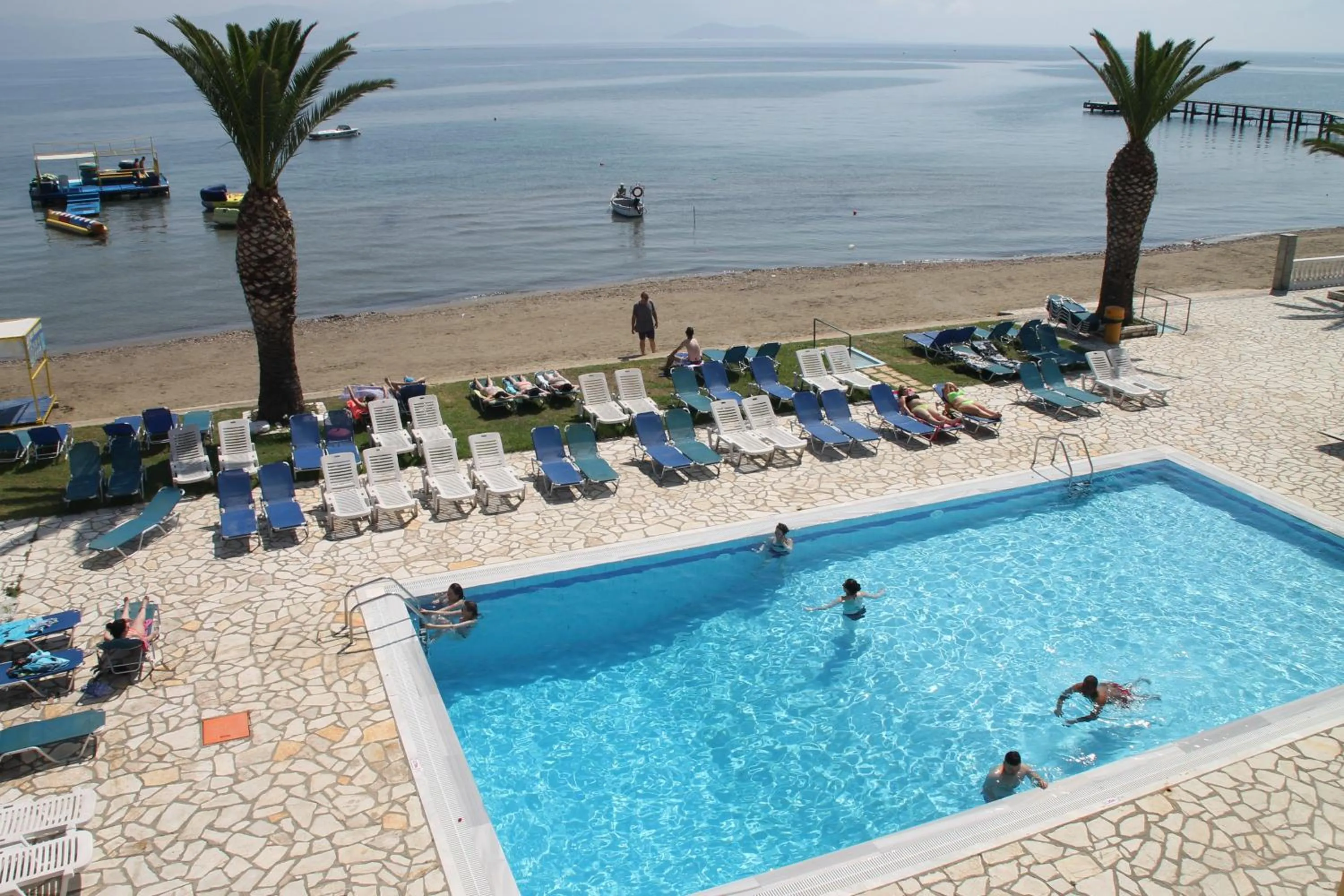 Pool view in Complex Lemon Grove