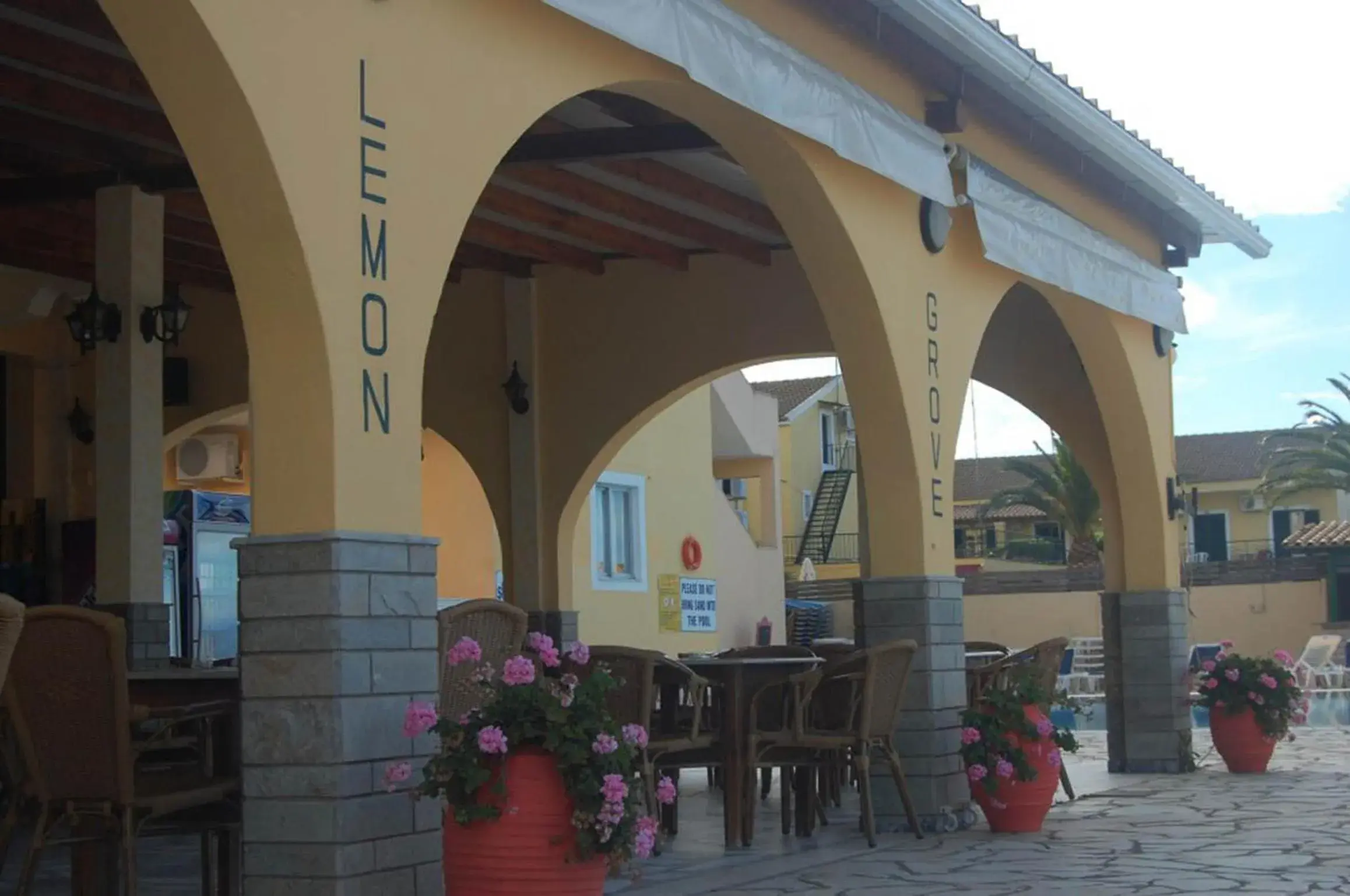 Facade/entrance in Complex Lemon Grove Facade/entrance in Complex Lemon Grove