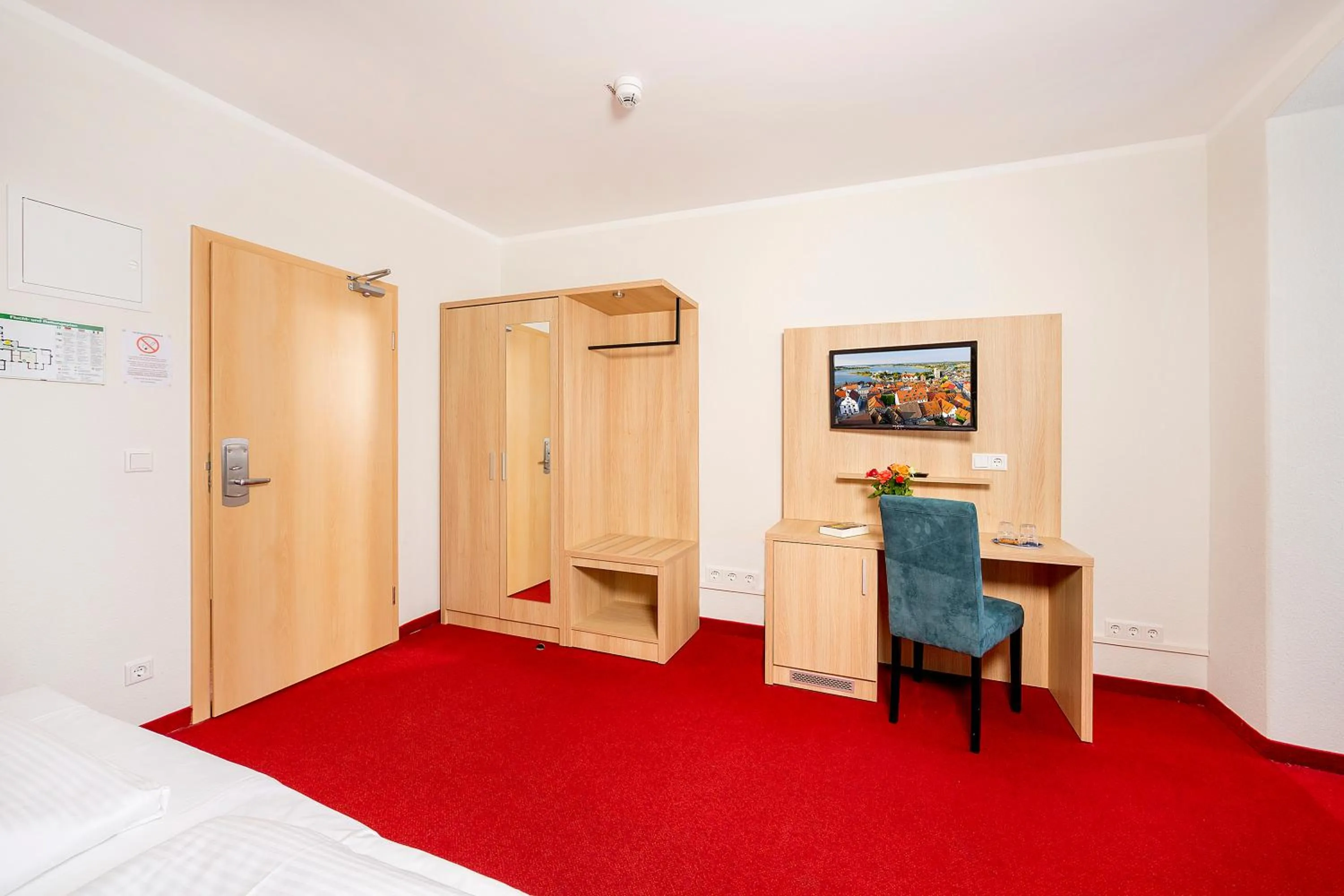 TV and multimedia, Bed in Hotel Garni Sonne