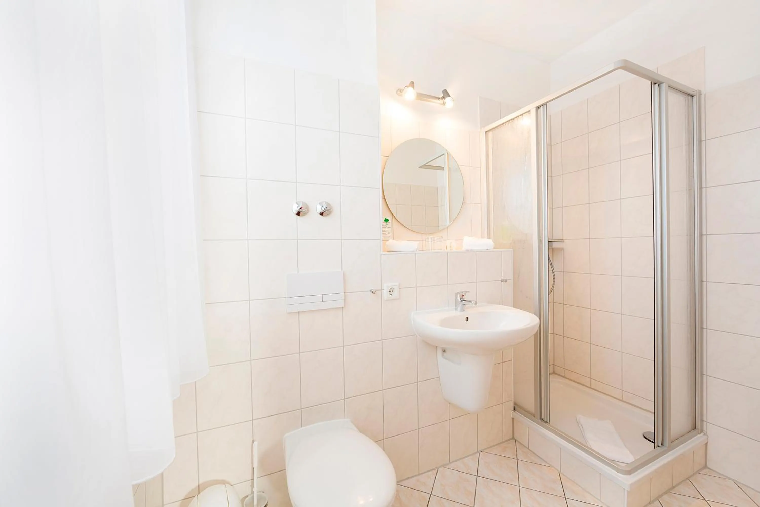 Shower in Hotel Garni Sonne