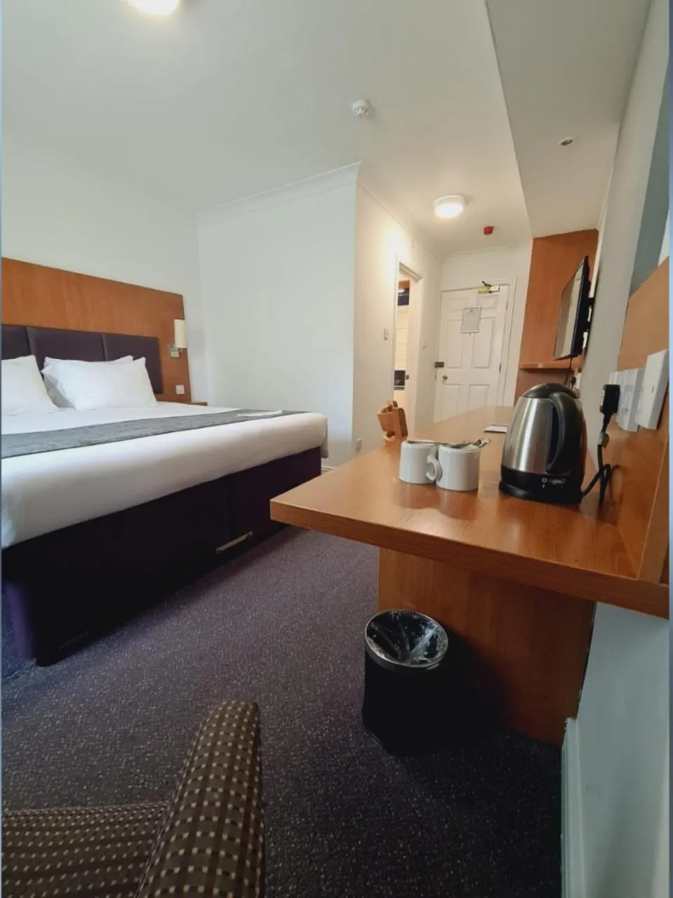 Bedroom, Bed in Cross Keys by Chef & Brewer Collection