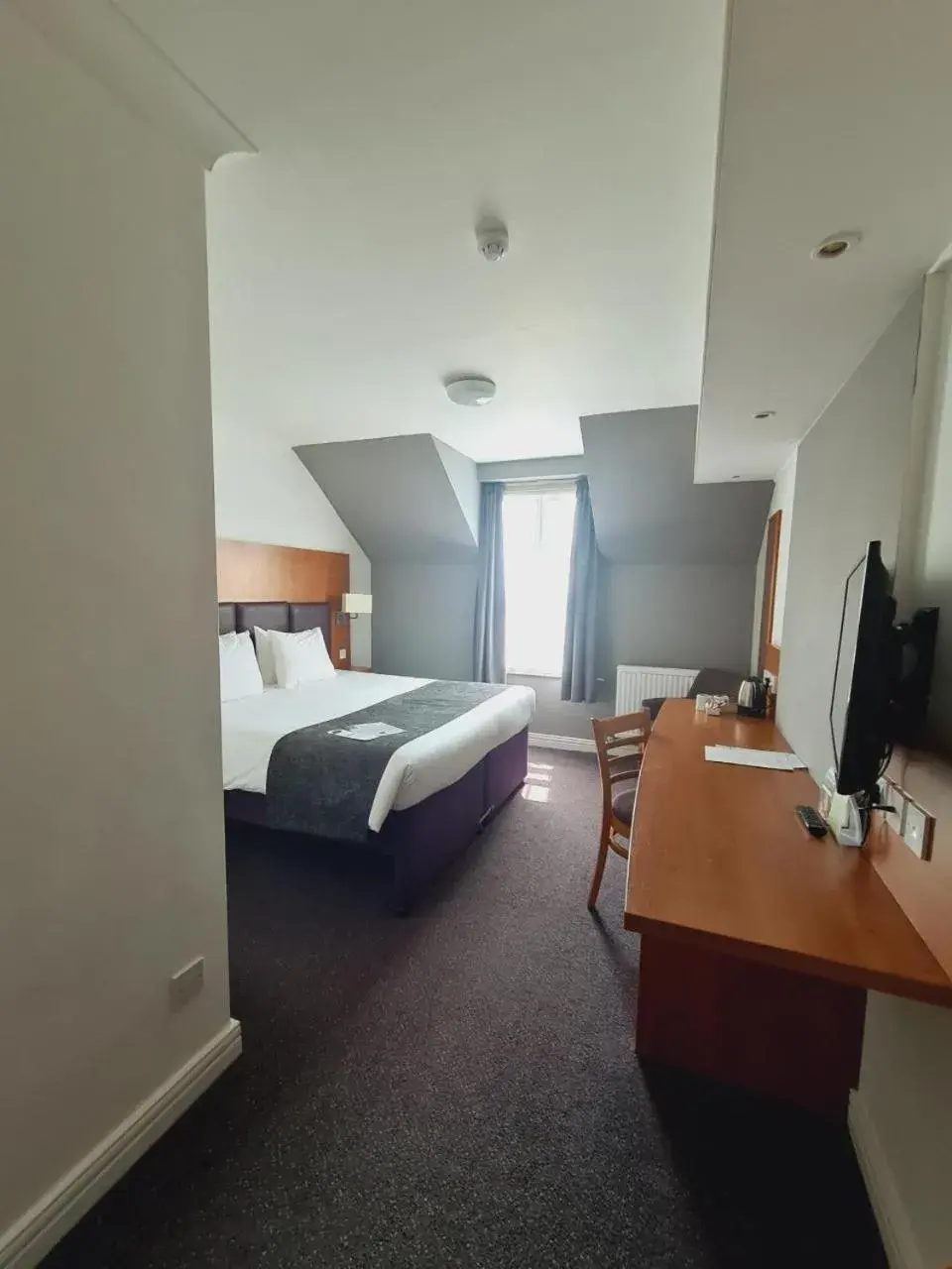 Double Room in Cross Keys by Chef & Brewer Collection Double Room in Cross Keys by Chef & Brewer Collection