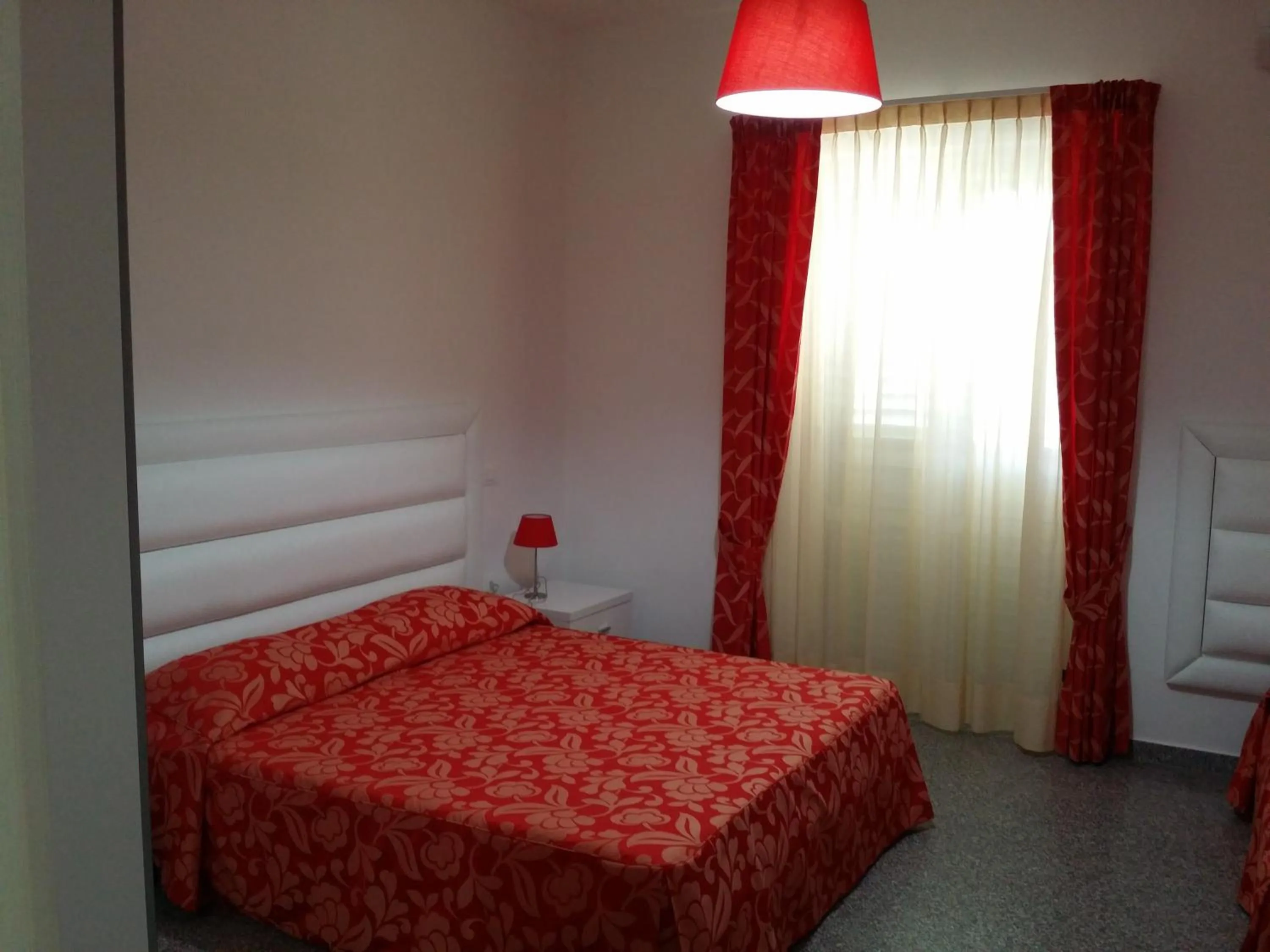 Photo of the whole room, Bed in Le Castella B&B Restaurant