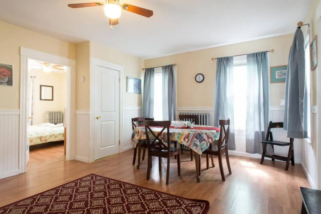 Dining area, Bed in Apartments in Salem