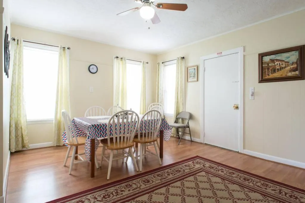 Dining area in Apartments in Salem