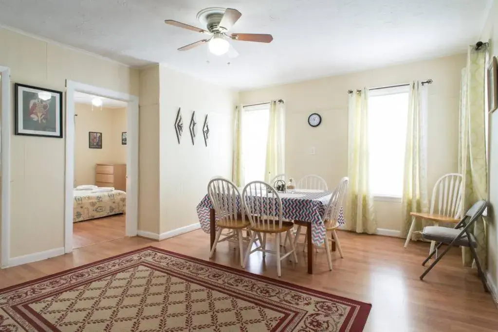 Three-Bedroom Apartment - Second Floor in Apartments in Salem Three-Bedroom Apartment - Second Floor in Apartments in Salem
