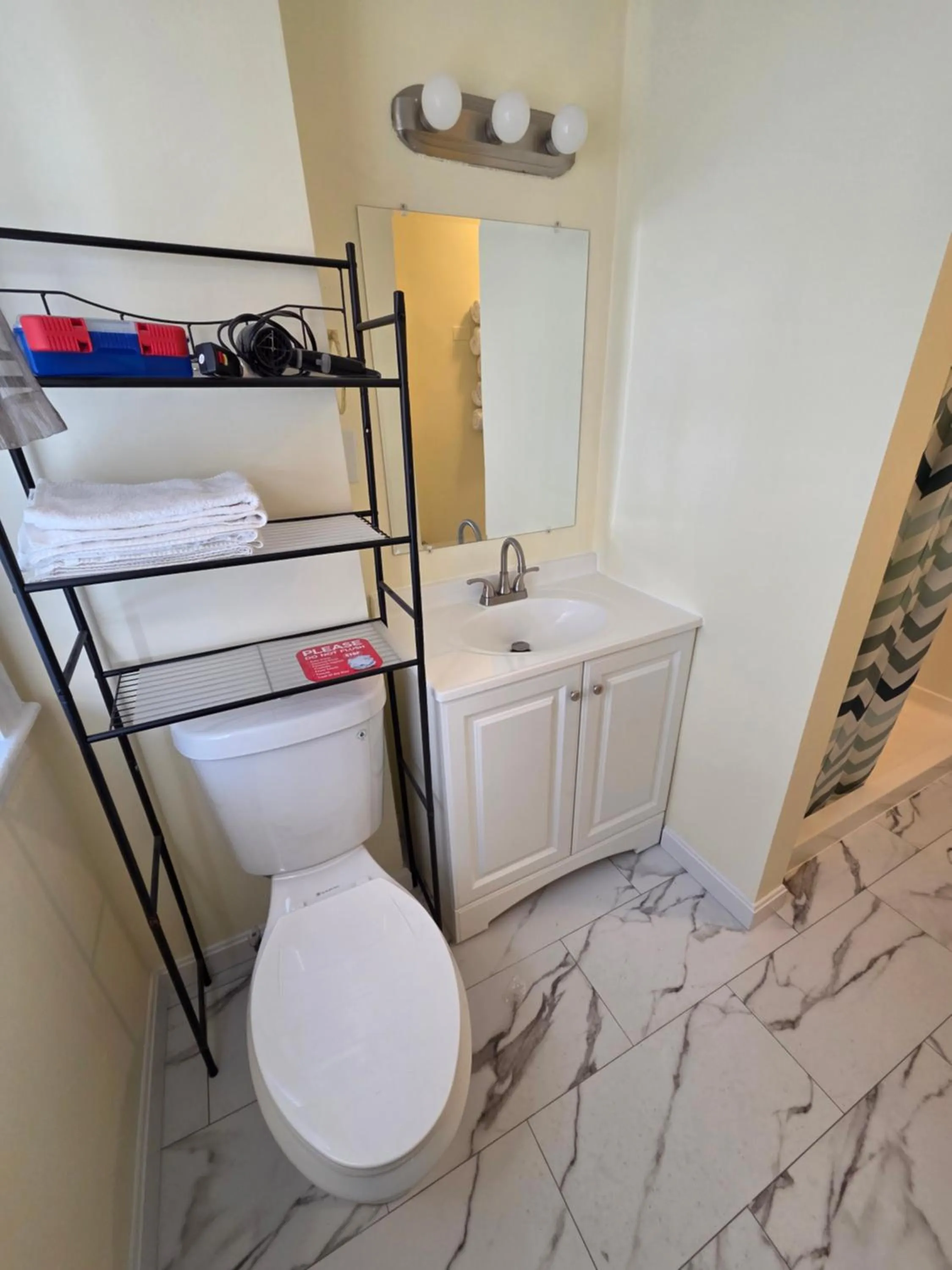 Bed in Apartments in Salem