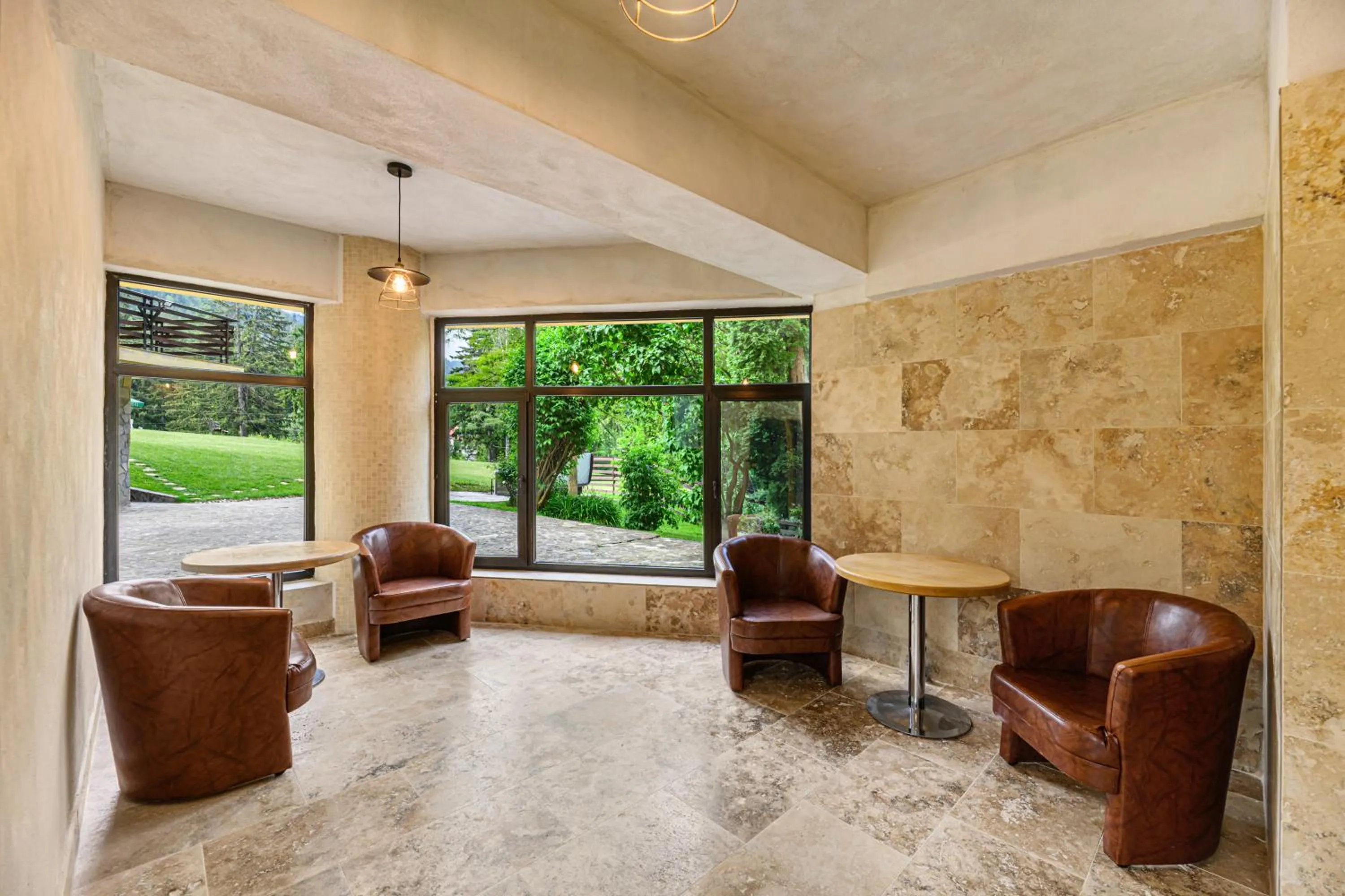 Seating area in Hotel Casa Viorel jacuzzi & saunas