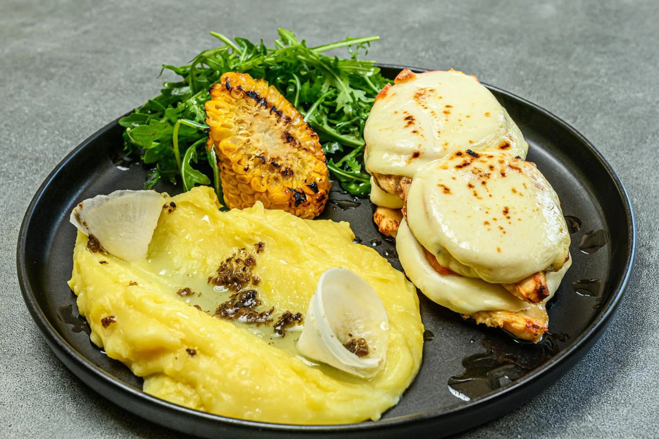 Restaurant/places to eat in Hotel Casa Viorel jacuzzi & saunas