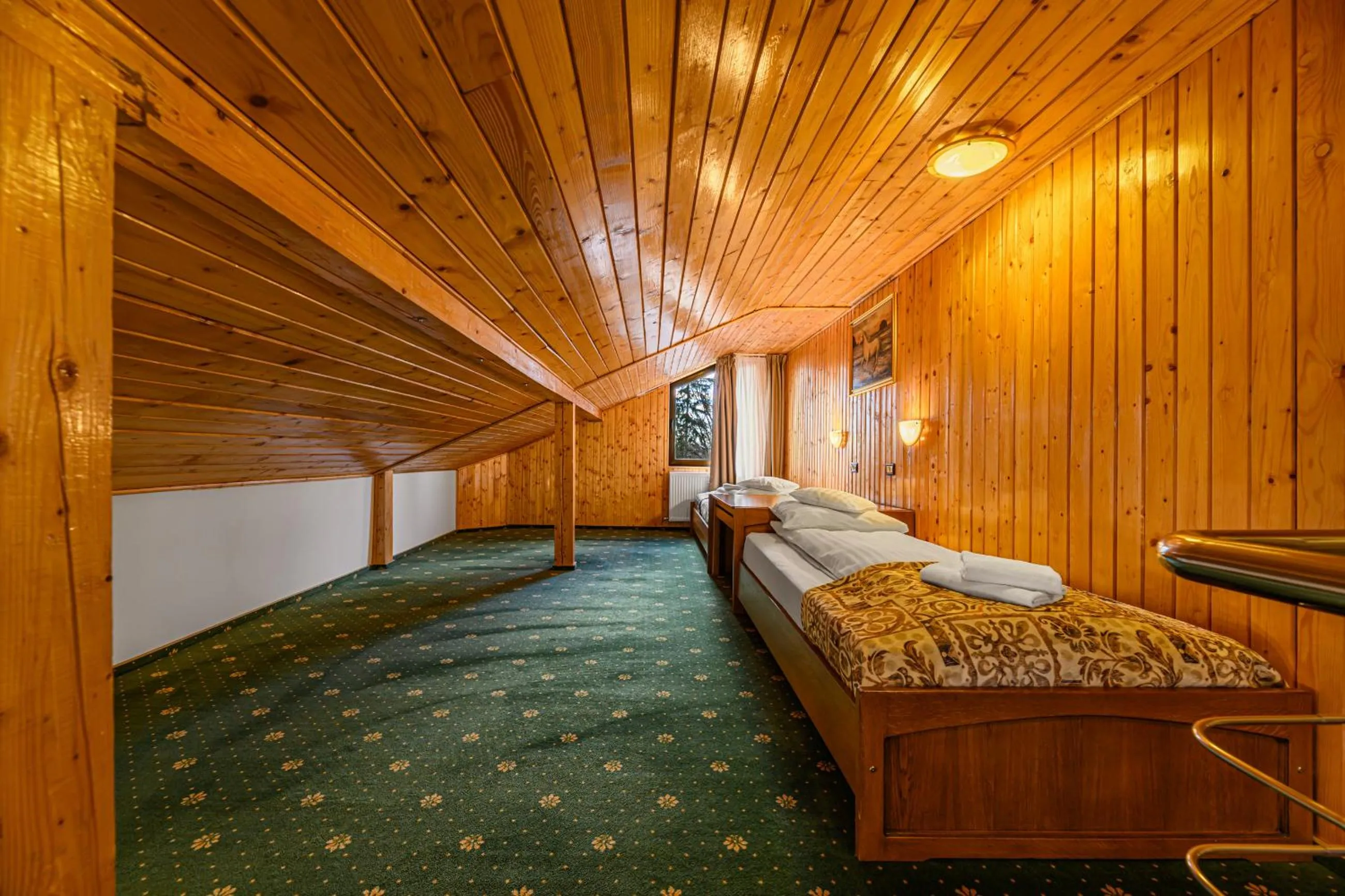 Bed in Hotel Casa Viorel jacuzzi & saunas