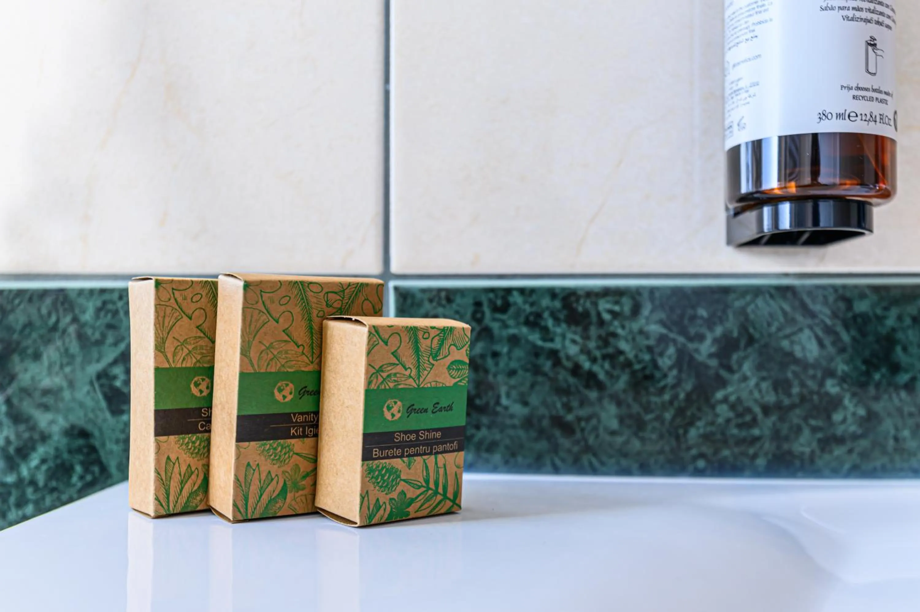 Bathroom in Hotel Casa Viorel jacuzzi & saunas