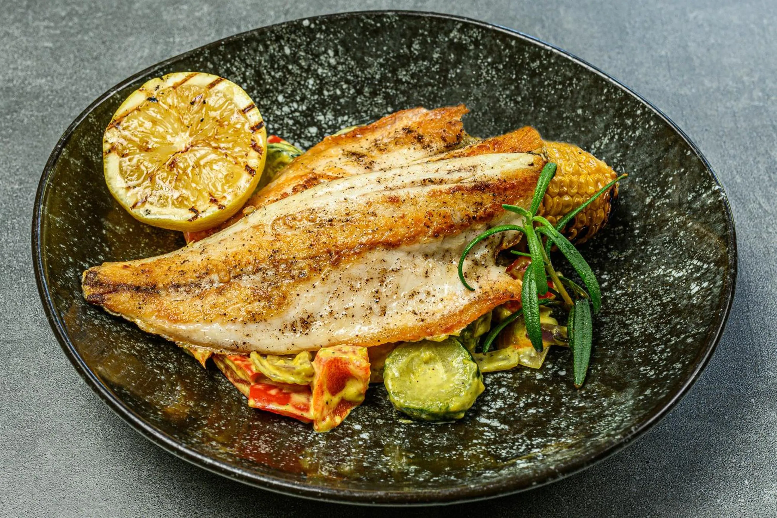 Restaurant/places to eat in Hotel Casa Viorel jacuzzi & saunas