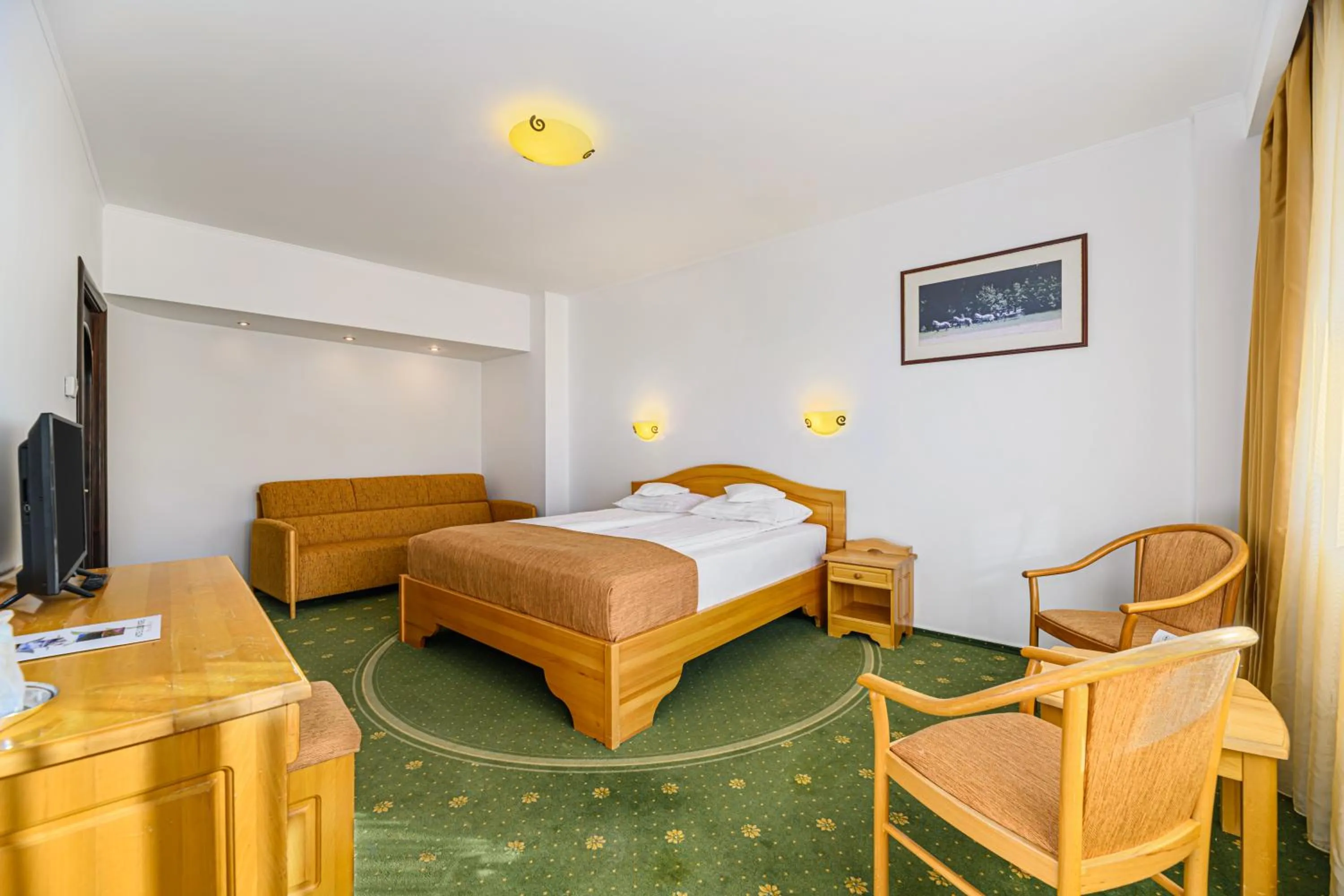 Bed in Hotel Casa Viorel jacuzzi & saunas