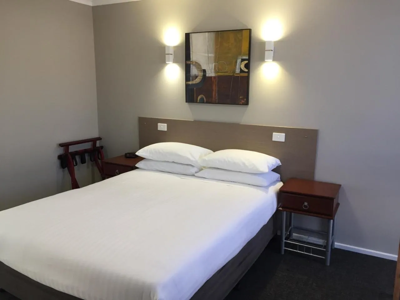 Bed in Eaglehawk Motel Bendigo