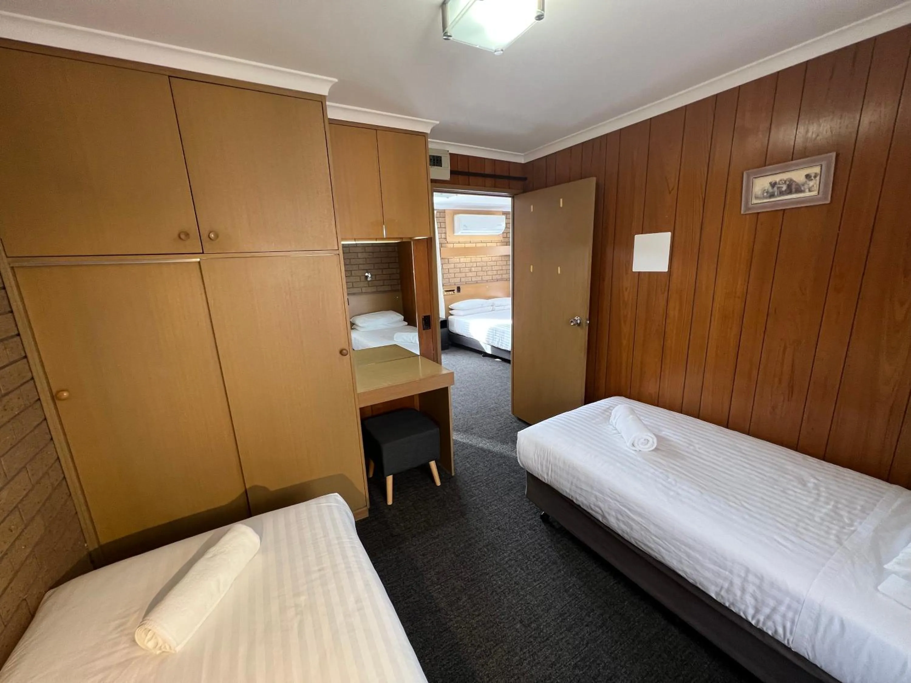 Bed in Eaglehawk Motel Bendigo