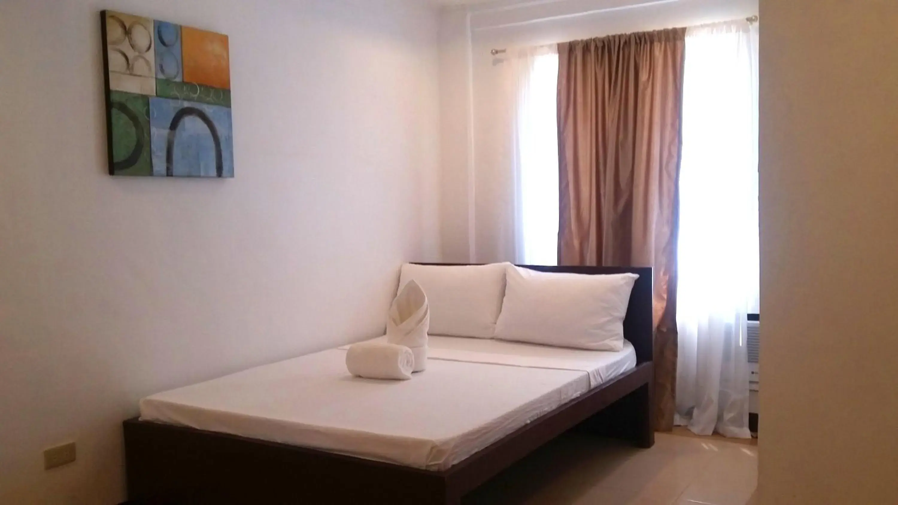 Bed in Ricardo Valley Inn Bed in Ricardo Valley Inn