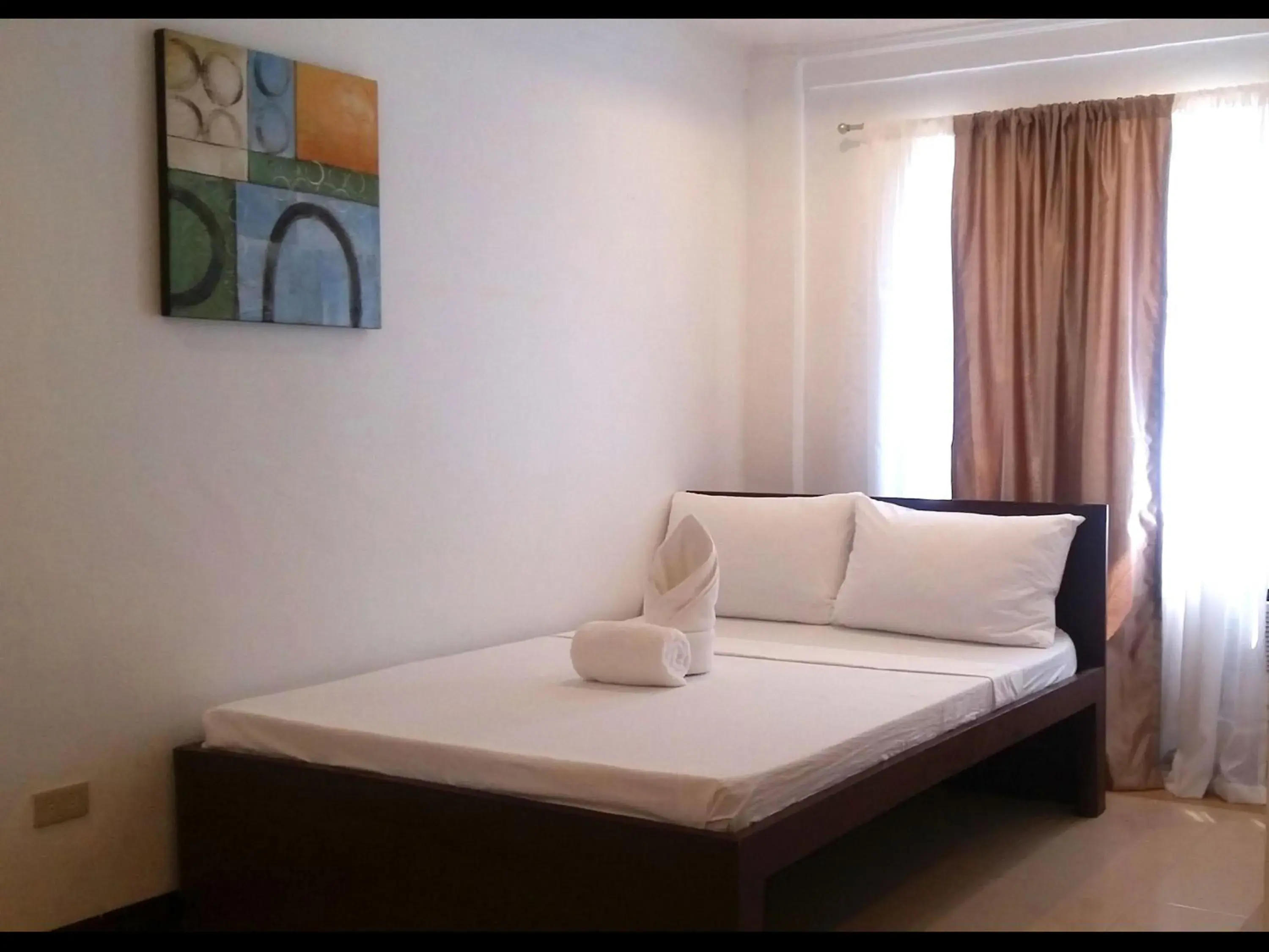 Bed in Ricardo Valley Inn Bed in Ricardo Valley Inn