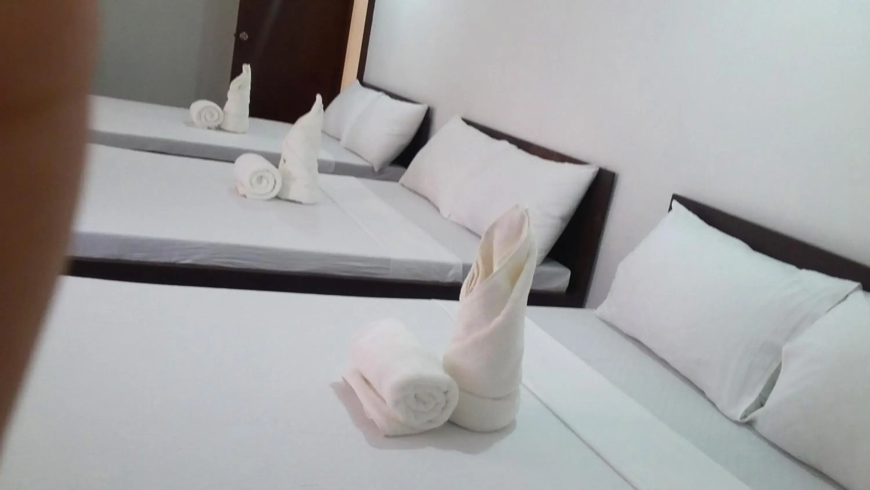 Bed in Ricardo Valley Inn Bed in Ricardo Valley Inn