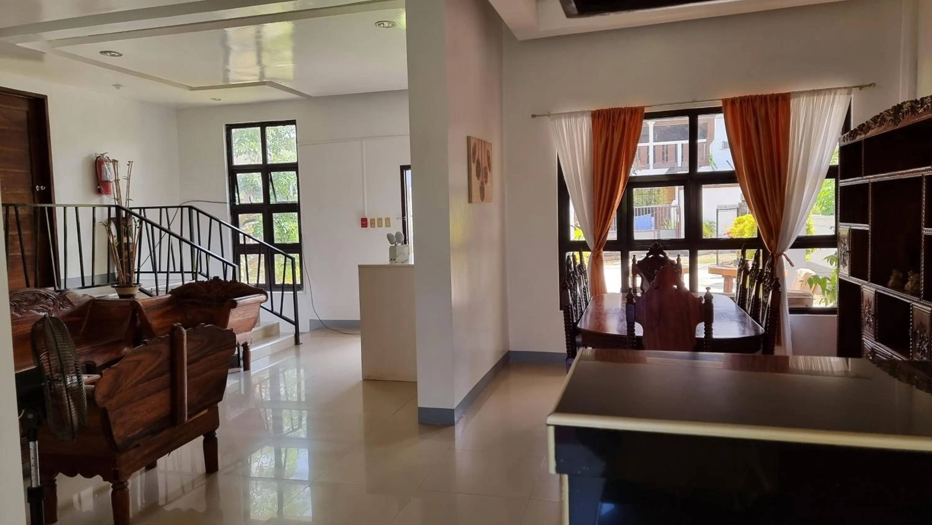 Dining area in Ricardo Valley Inn