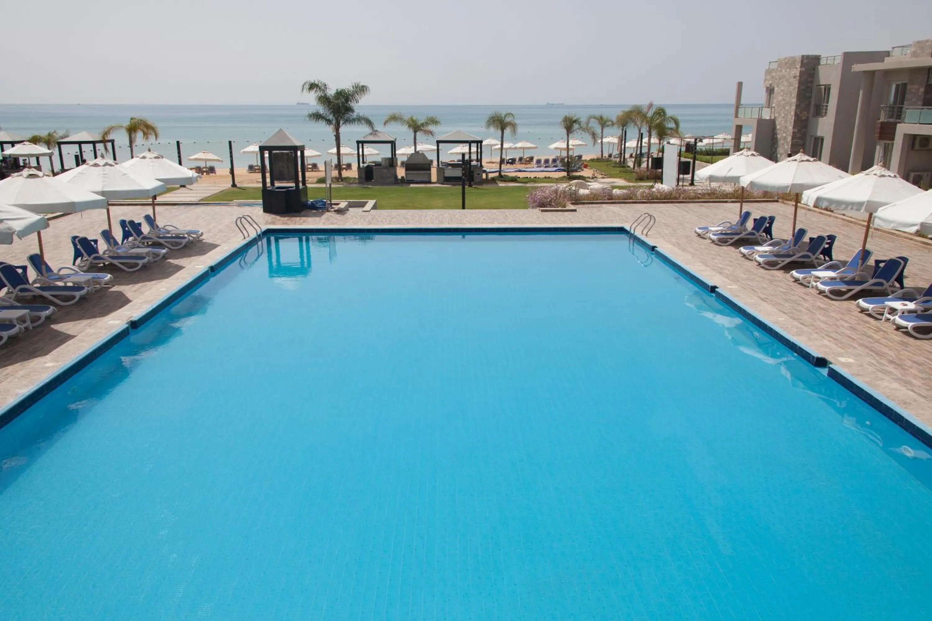 Beach in Elite Residence Aqua Park