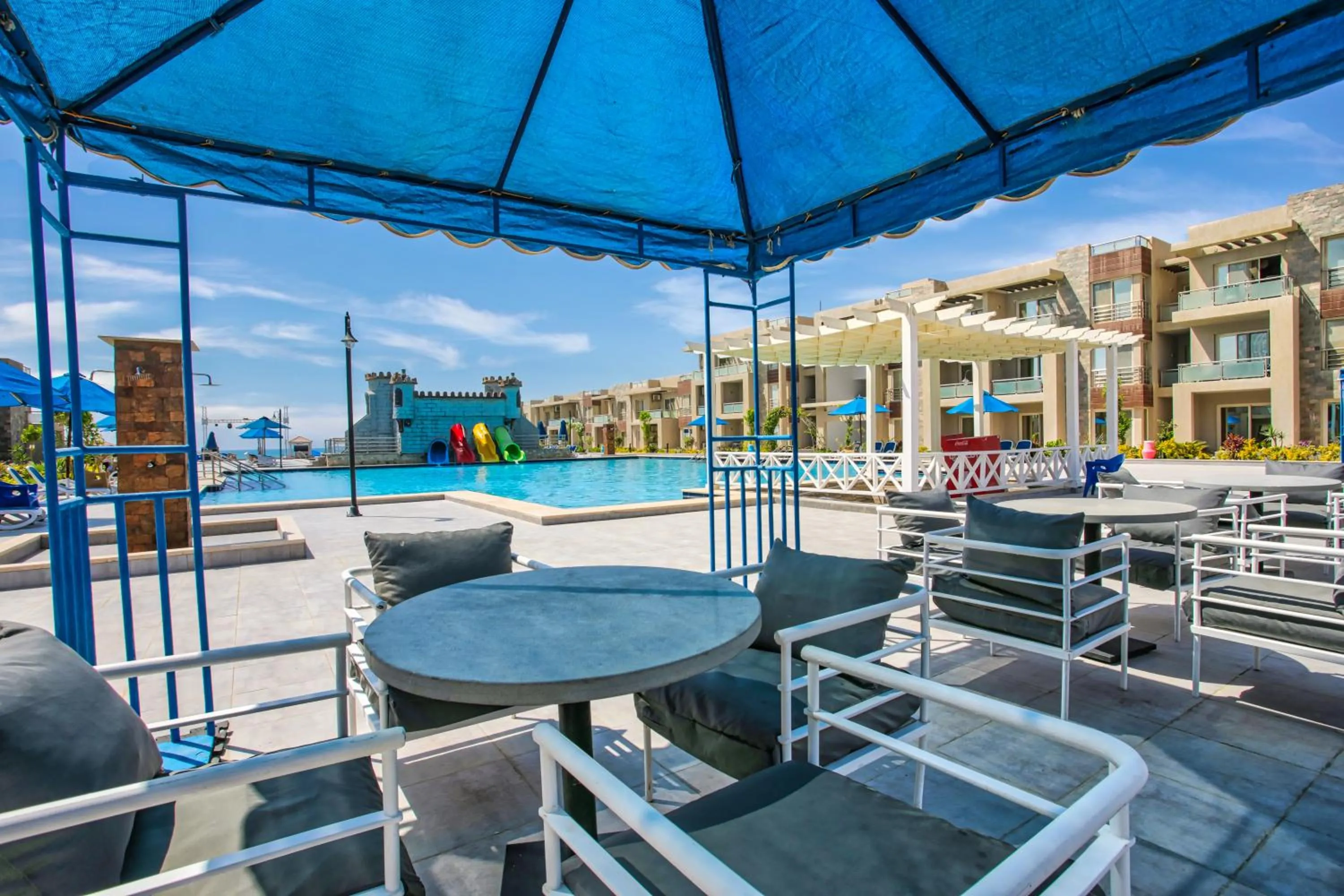 Property building in Elite Residence Aqua Park