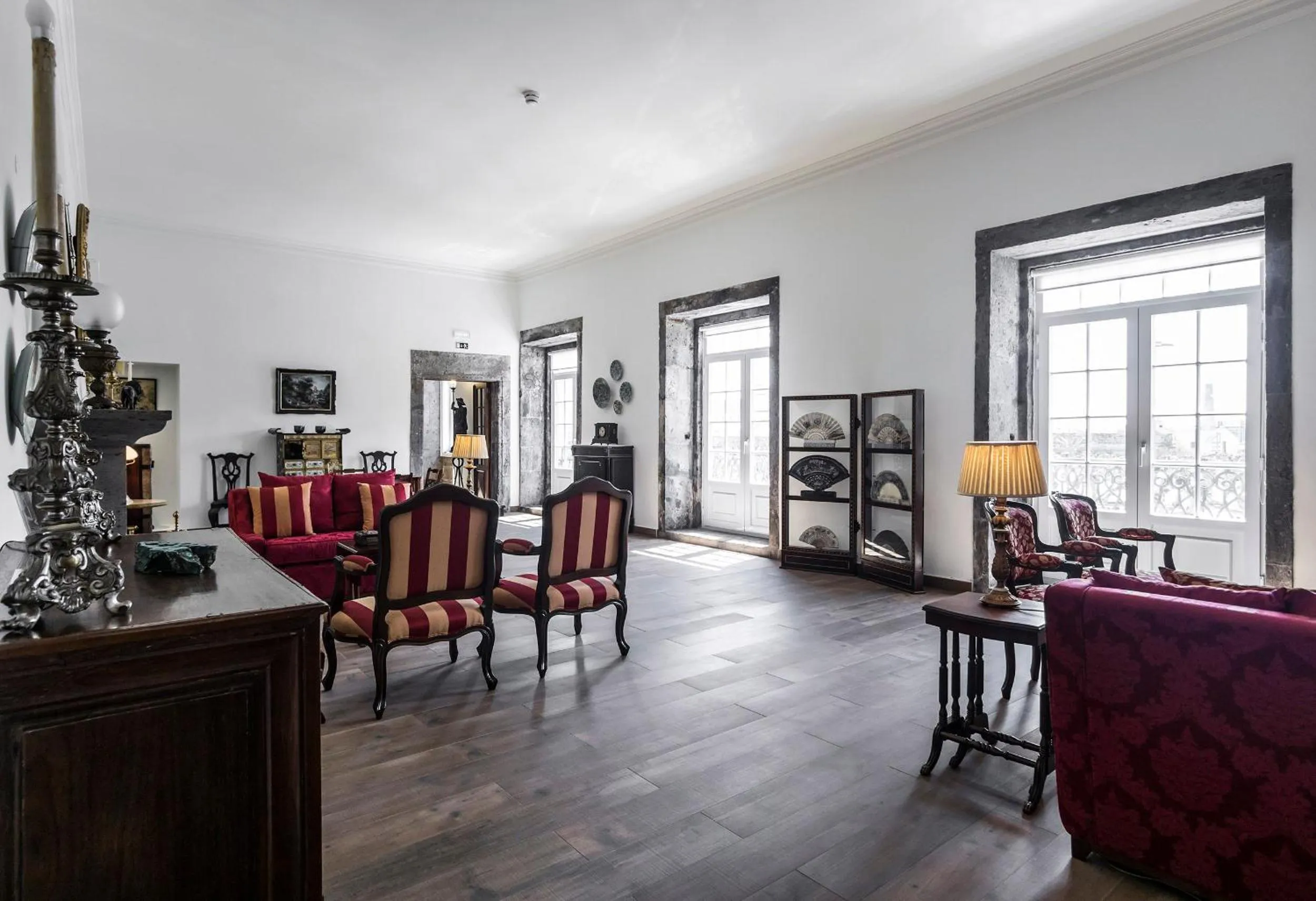 Communal lounge/ TV room in Casa do Campo de São Francisco