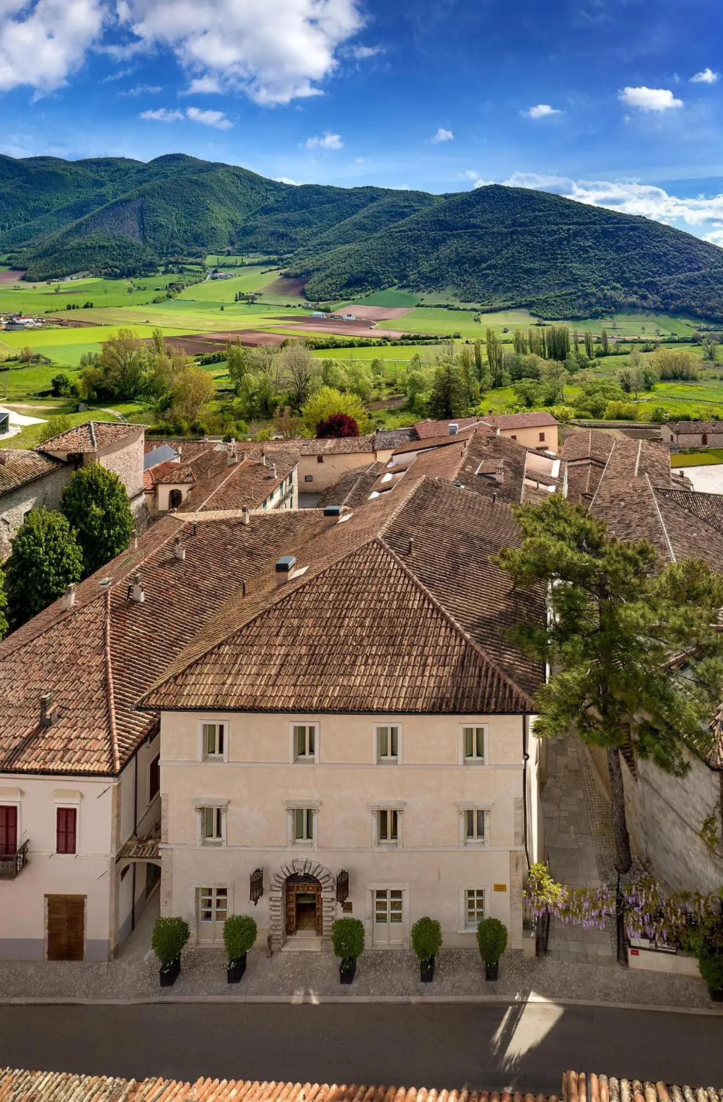 Facade/entrance in Relais & Chateaux Palazzo Seneca Facade/entrance in Relais & Chateaux Palazzo Seneca