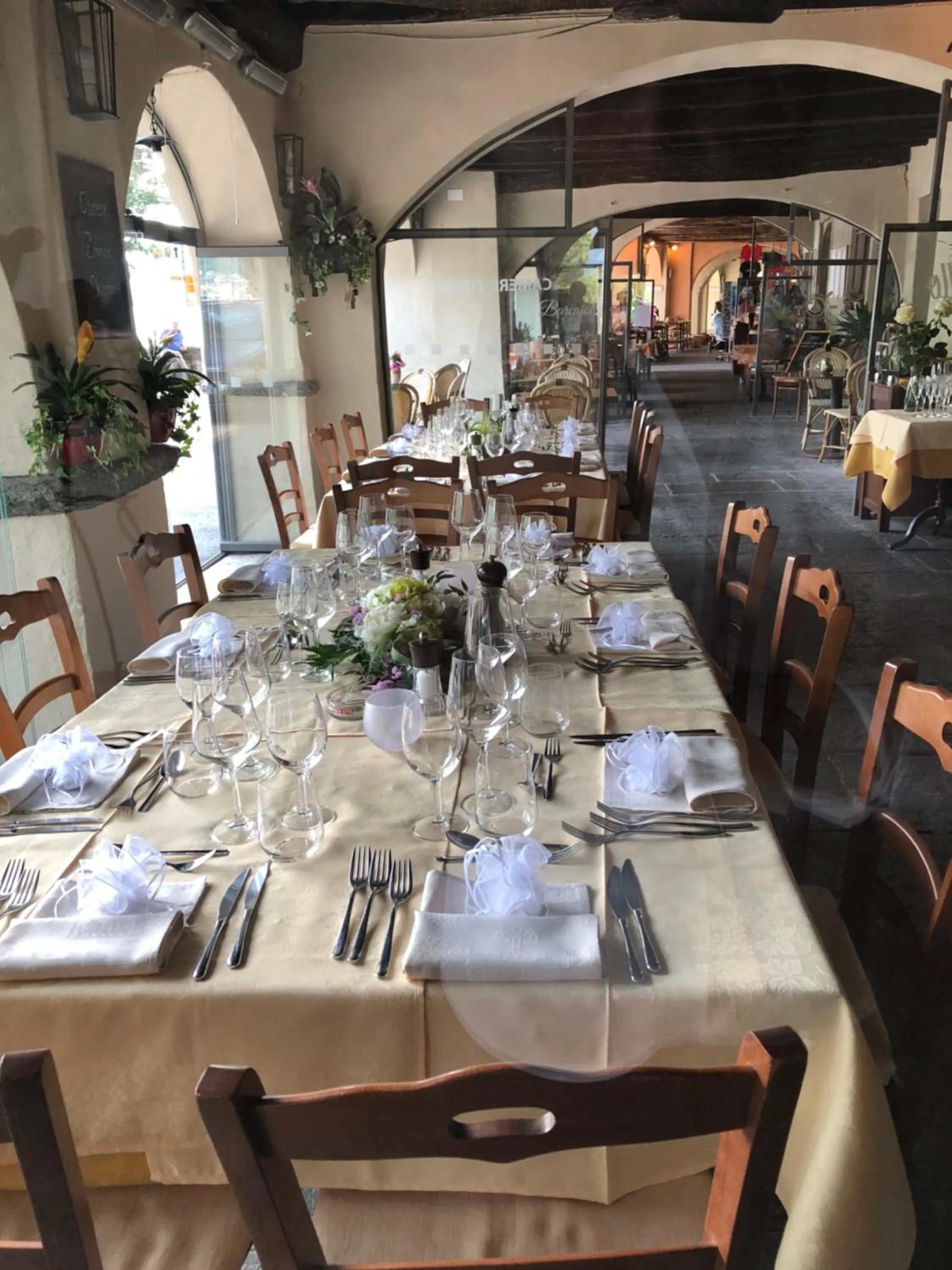 Restaurant/places to eat in Al Battello