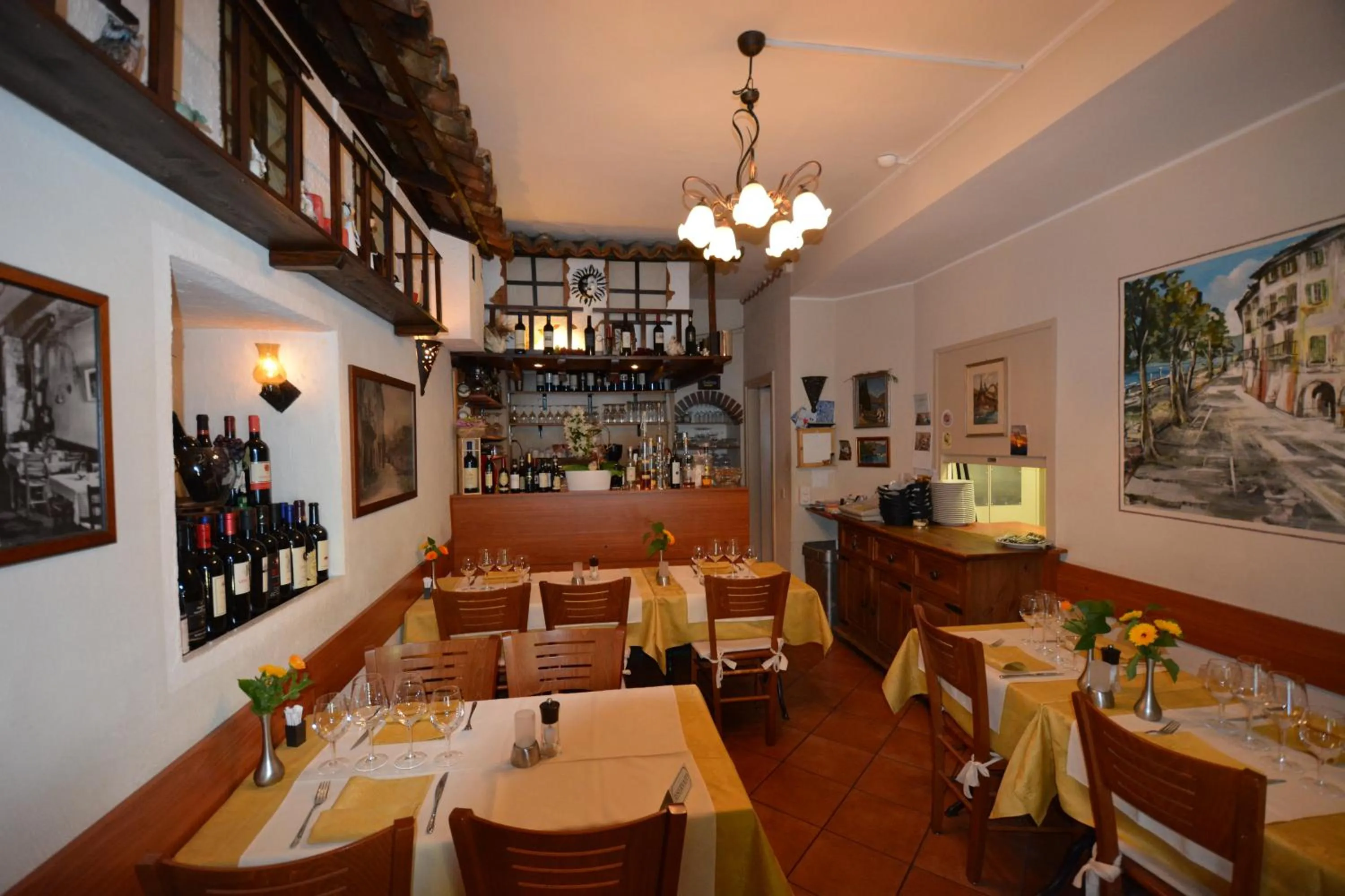 Restaurant/places to eat in Al Battello