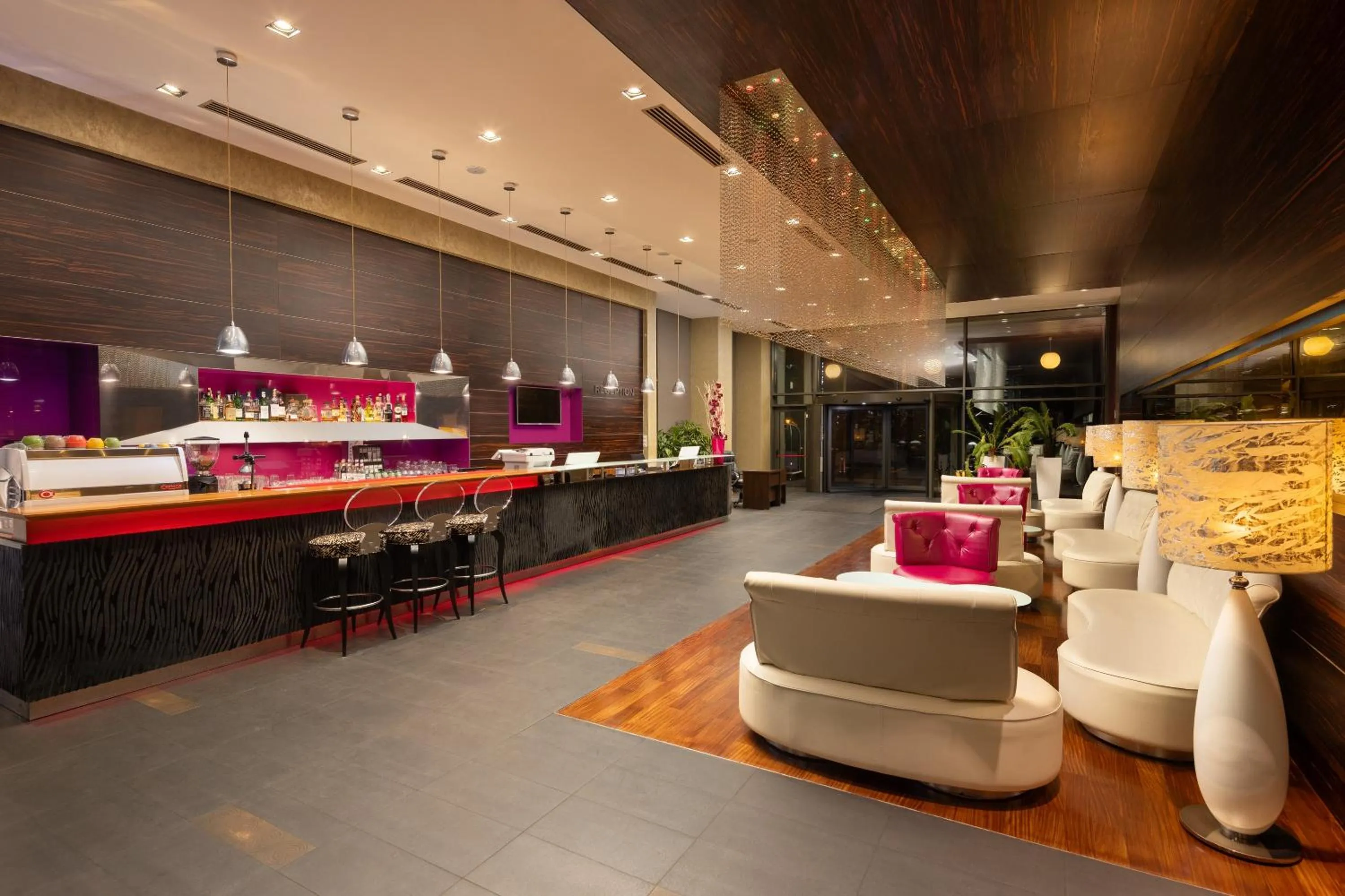 Lounge or bar in Golden Tulip Ana Dome Hotel