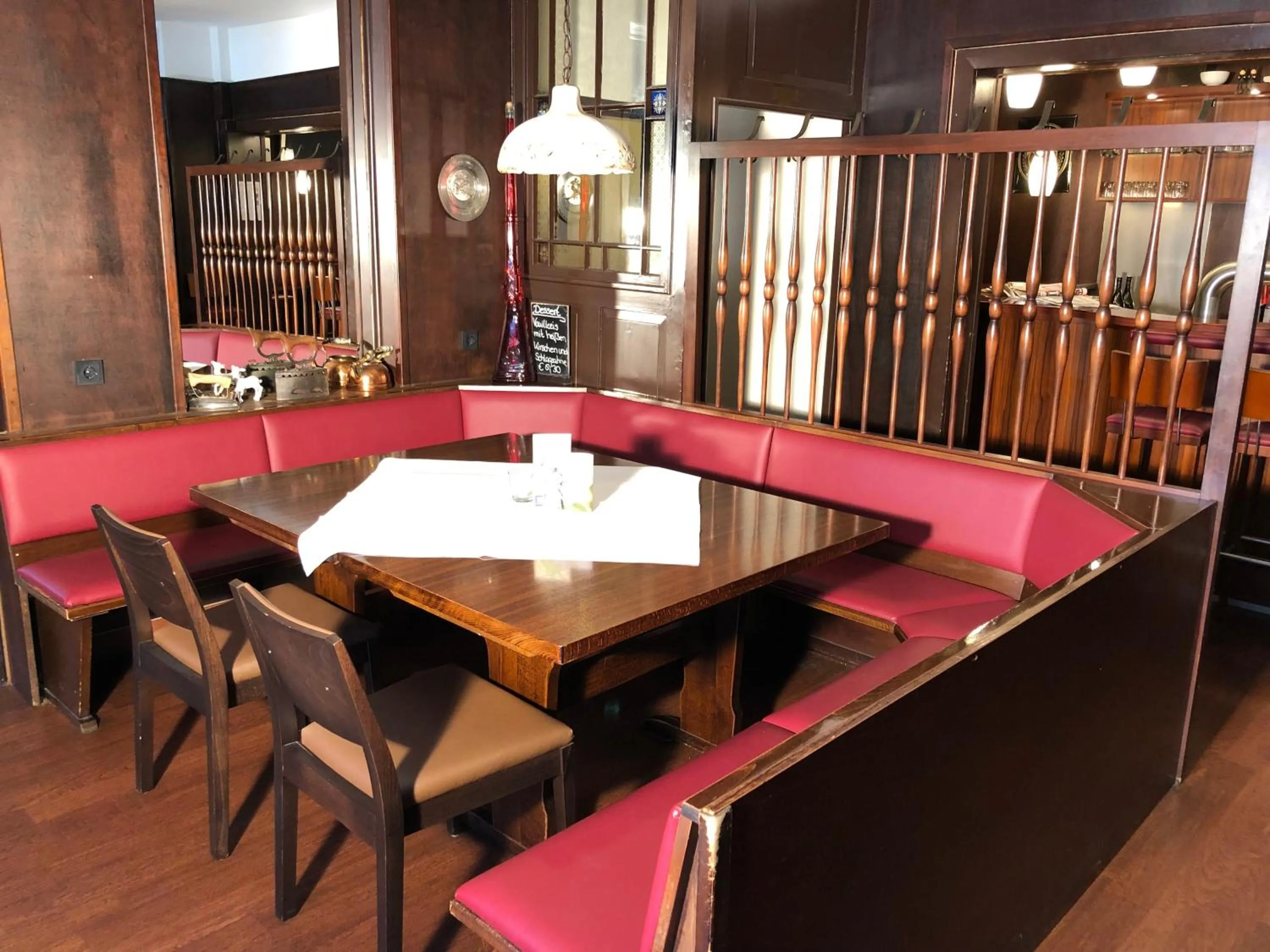 Lounge or bar in Hotel Isenbütteler Hof