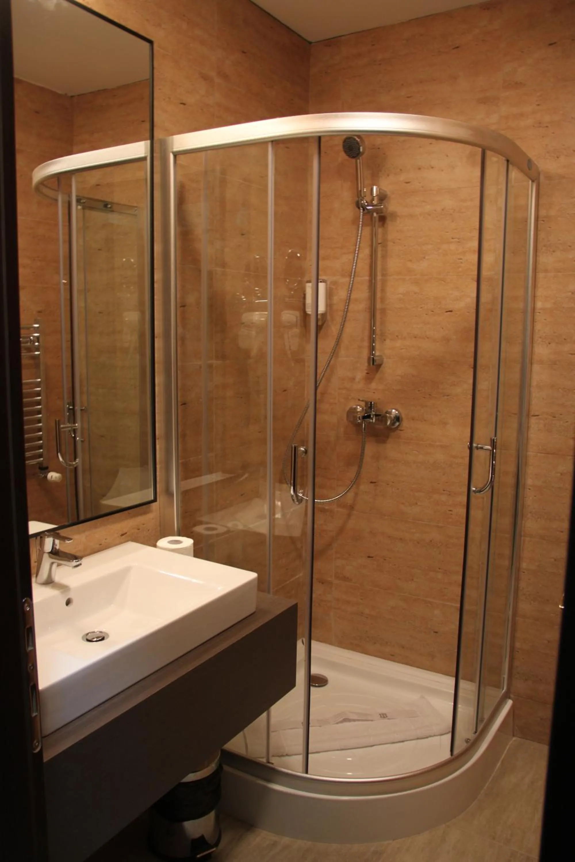 Shower in Hotel Piemonte